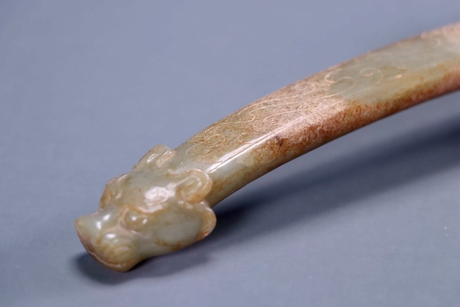 A JADE 'BEAST AND DRAGON' SPOON - 6