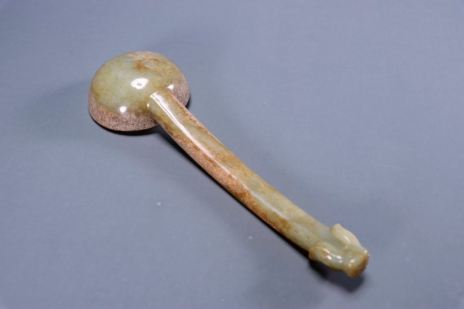 A JADE 'BEAST AND DRAGON' SPOON - 7