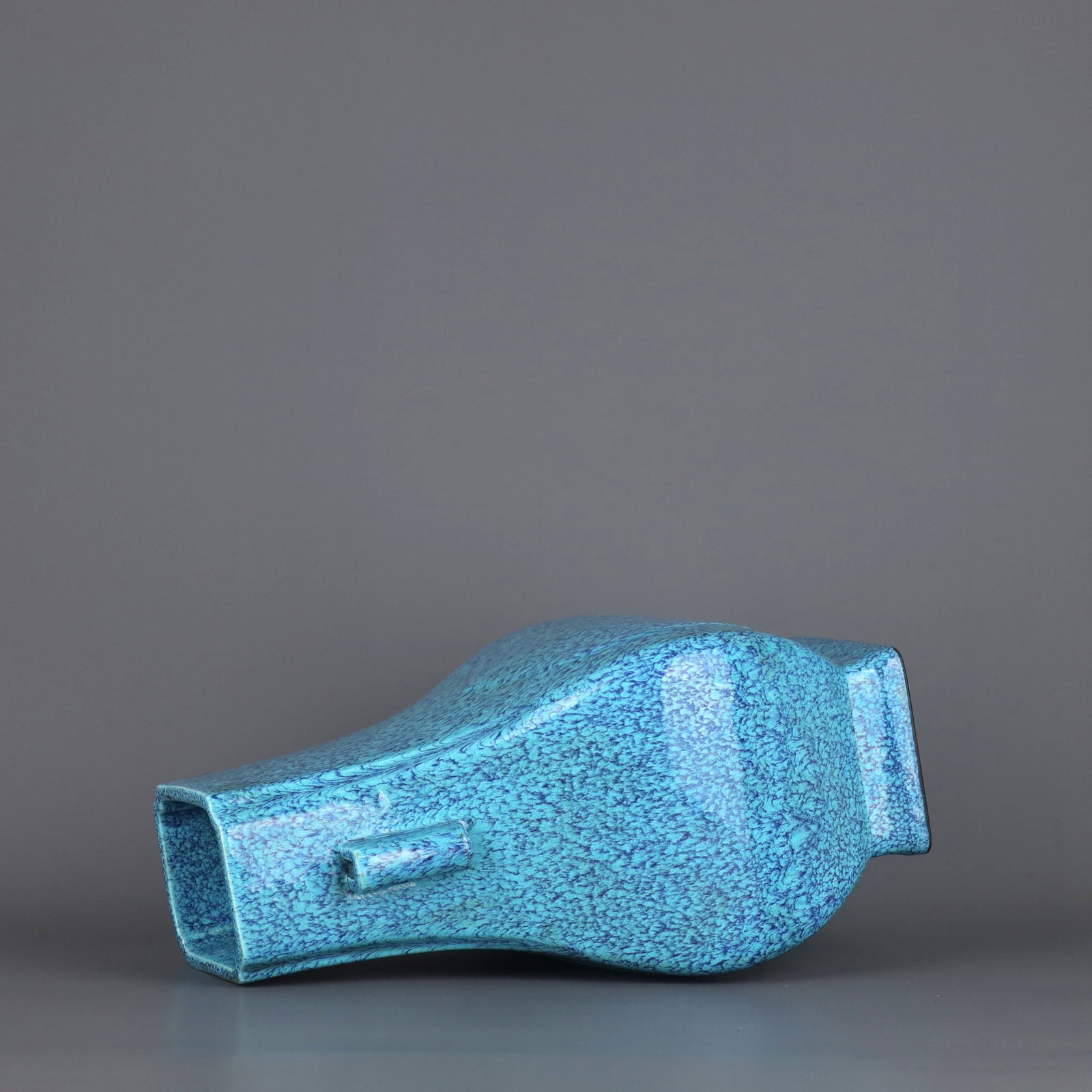 A LUJUN-GLAZED VASE WITH HANDLES - 4