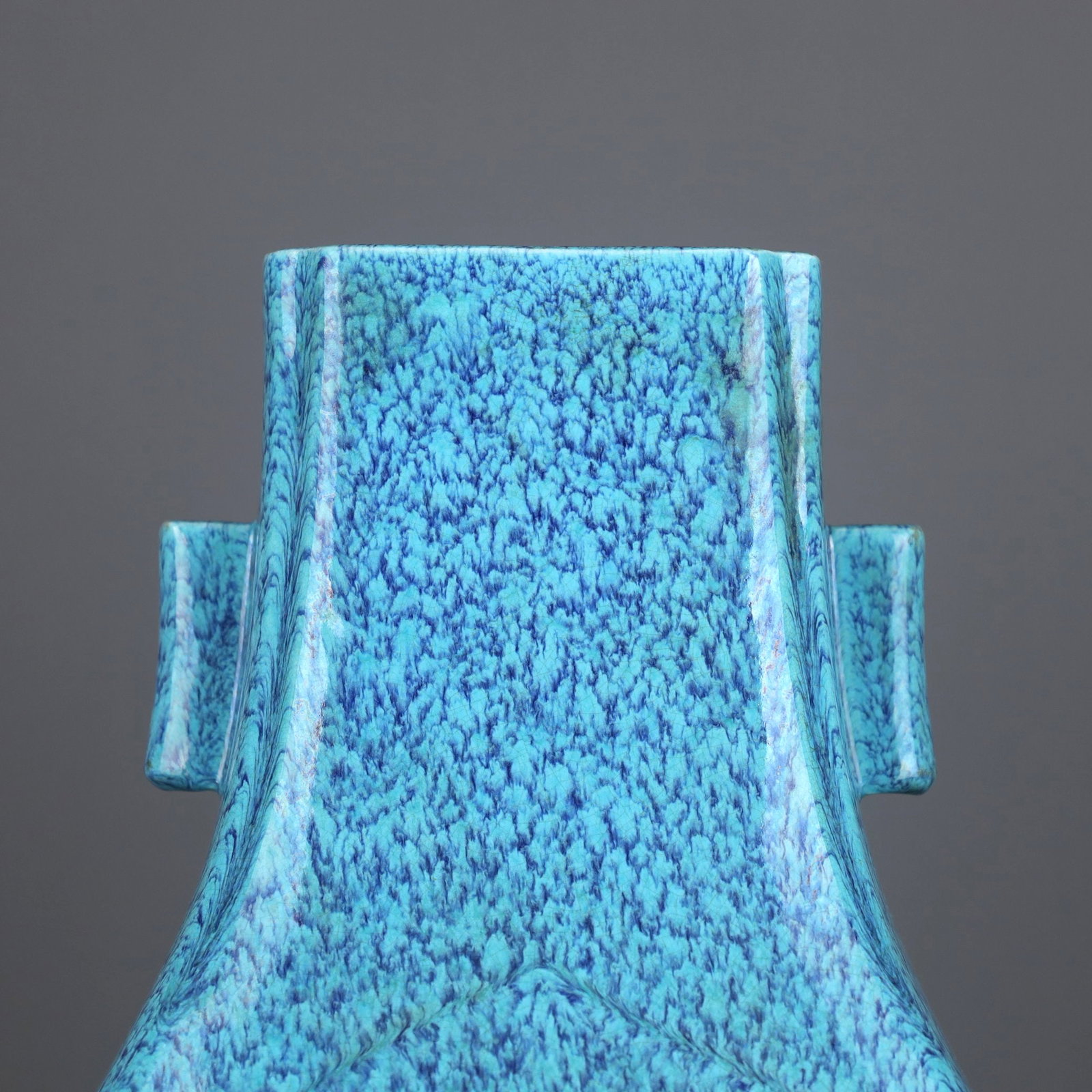 A LUJUN-GLAZED VASE WITH HANDLES - 5
