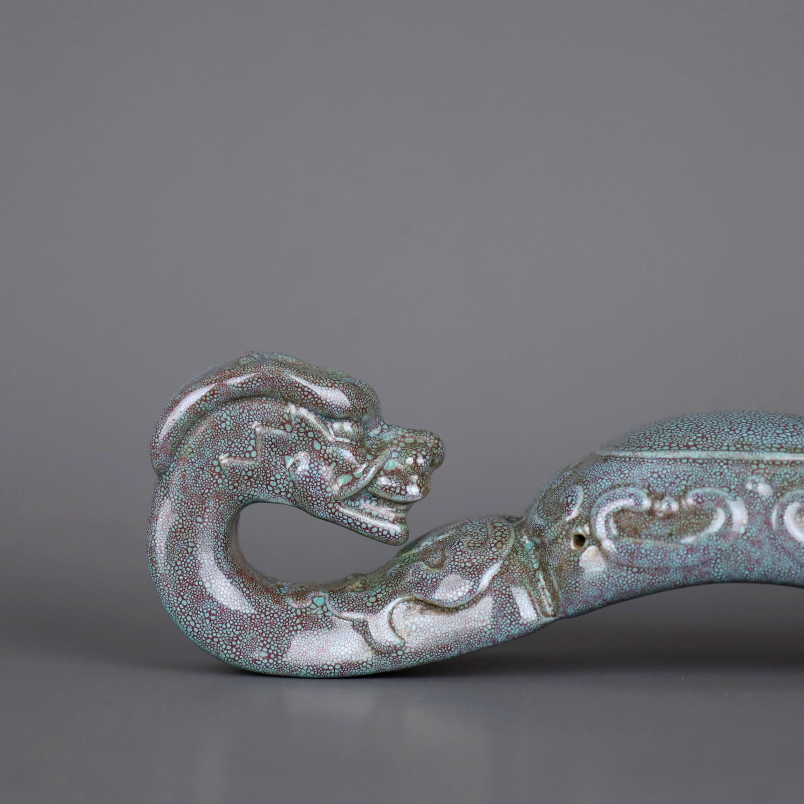 A ROBIN'S EGG-GLAZED 'DRAGON' BELT HOOK - 2