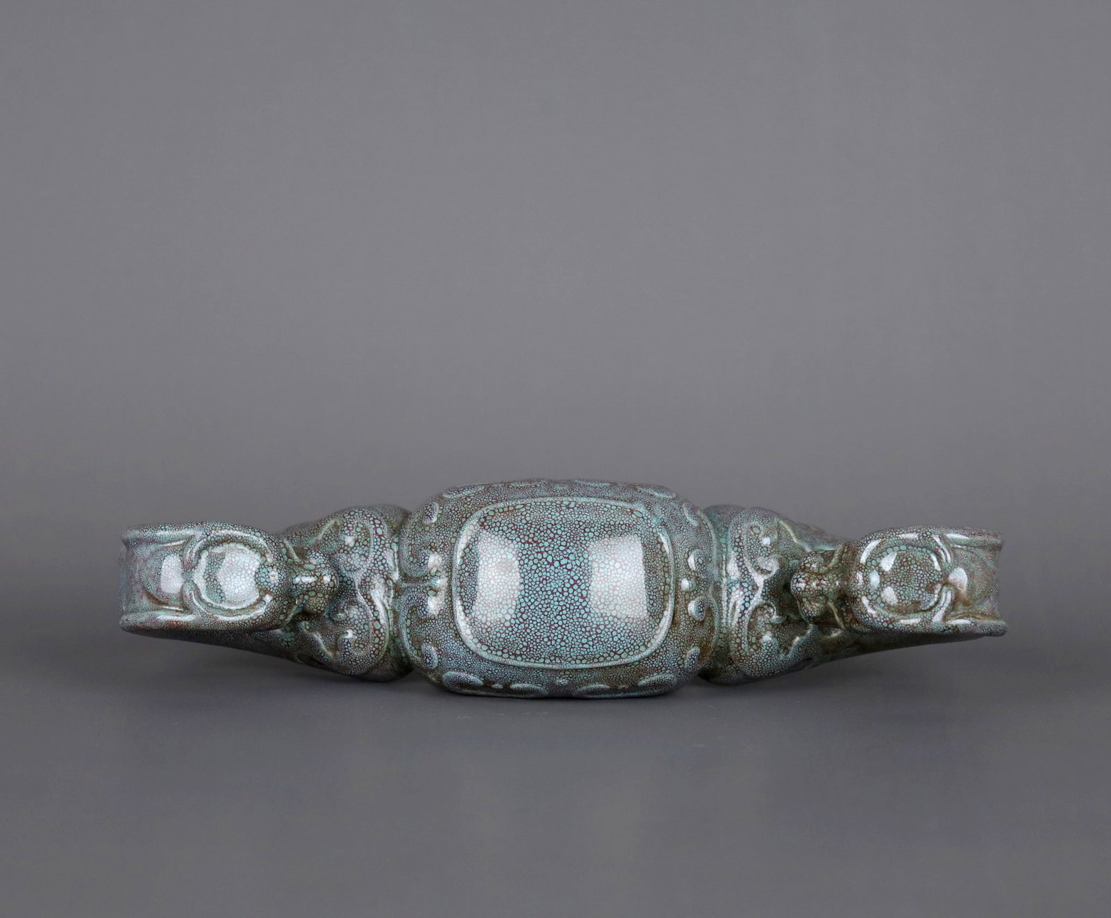 A ROBIN'S EGG-GLAZED 'DRAGON' BELT HOOK - 5