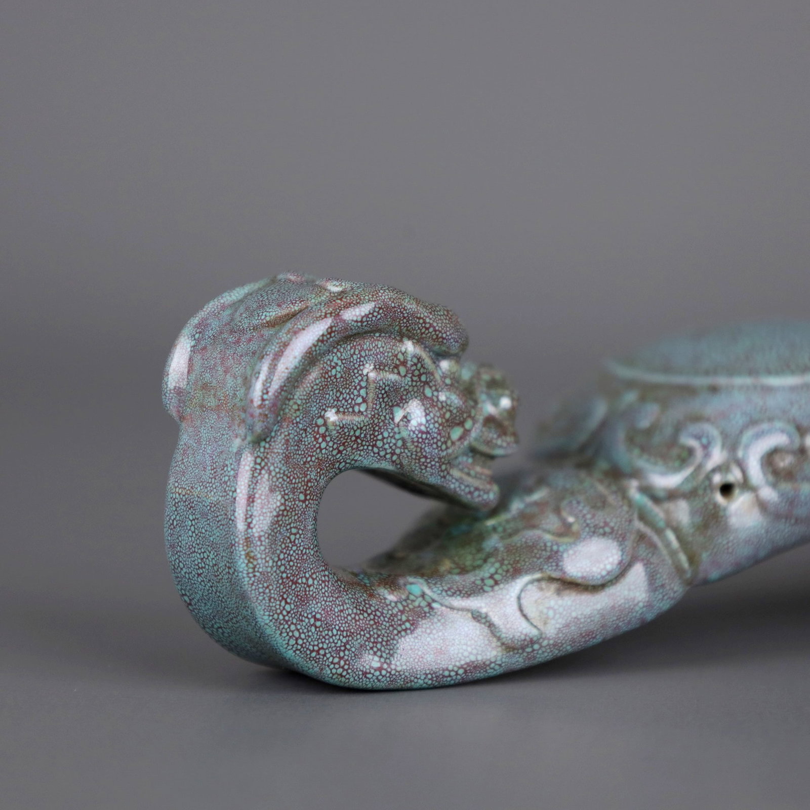 A ROBIN'S EGG-GLAZED 'DRAGON' BELT HOOK - 7