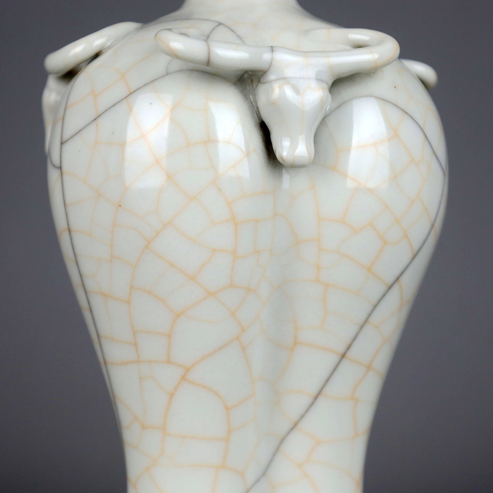 A GE-TYPE 'DRAGON' PRUNUS VASE - 8
