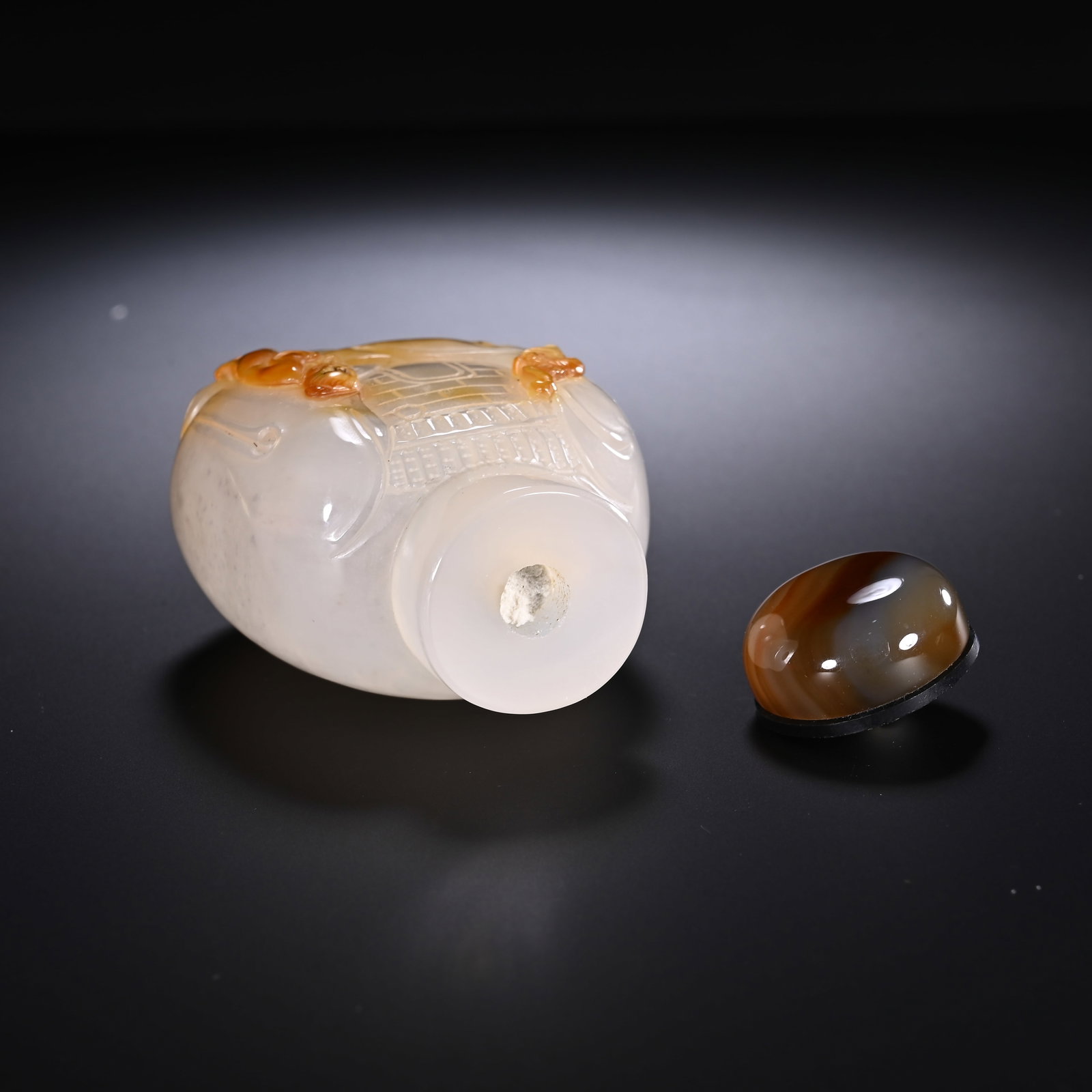 Agate Carved Character and Bat Pattern Snuff Bottle - 6