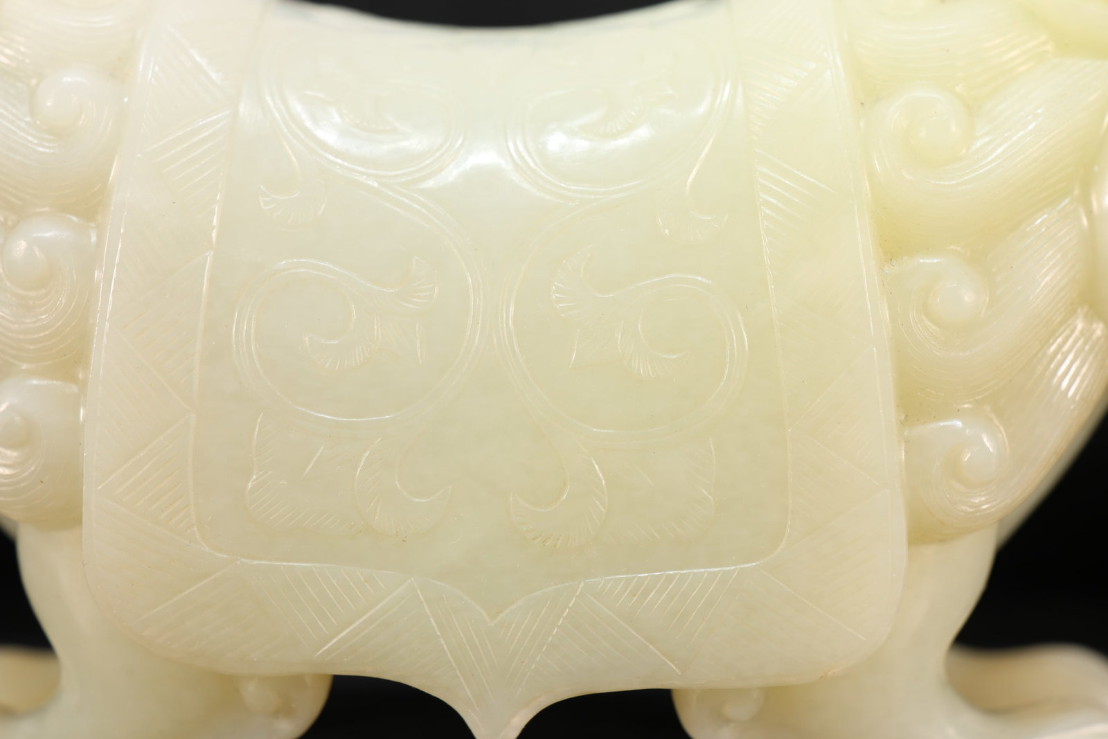 Jade Carved Flower Pattern Beast Shape Pillow - 8