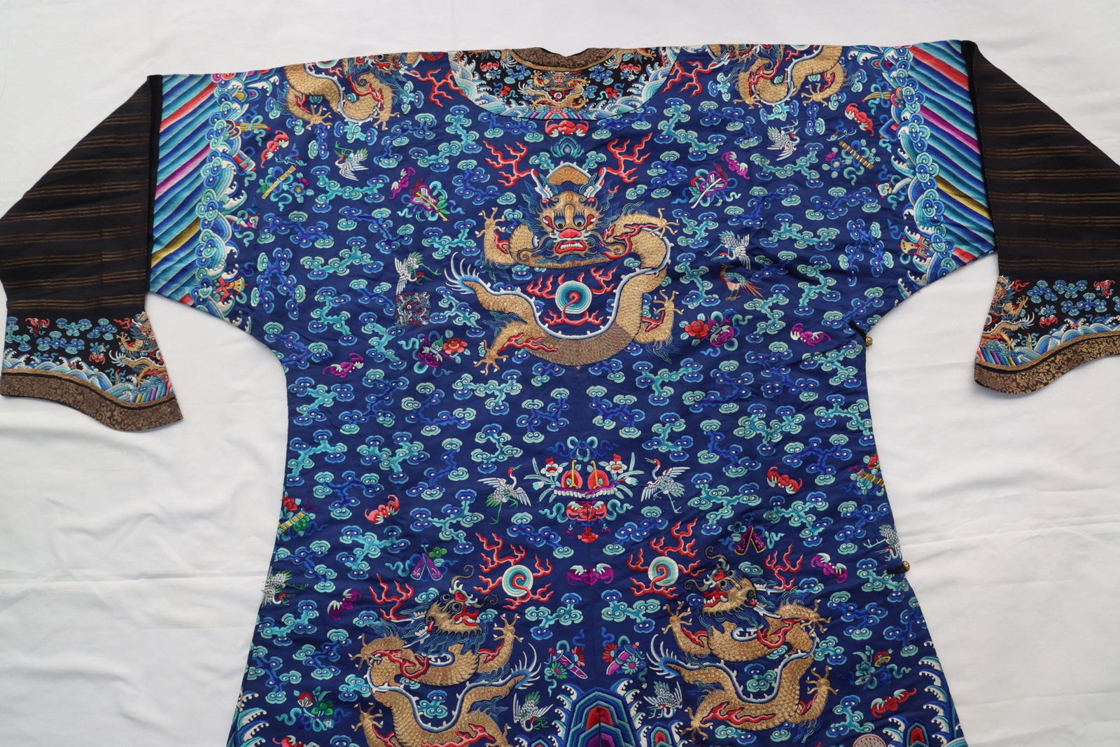 Silk Embroidery Cloud and Dragon Pattern Dragon Robe - 7
