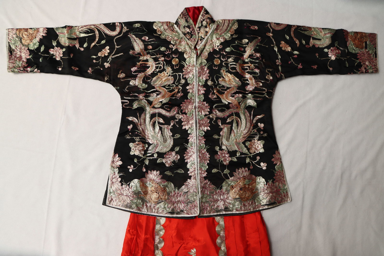 Silk Embroidery Dragon and Phoenix Pattern Clothes - 2