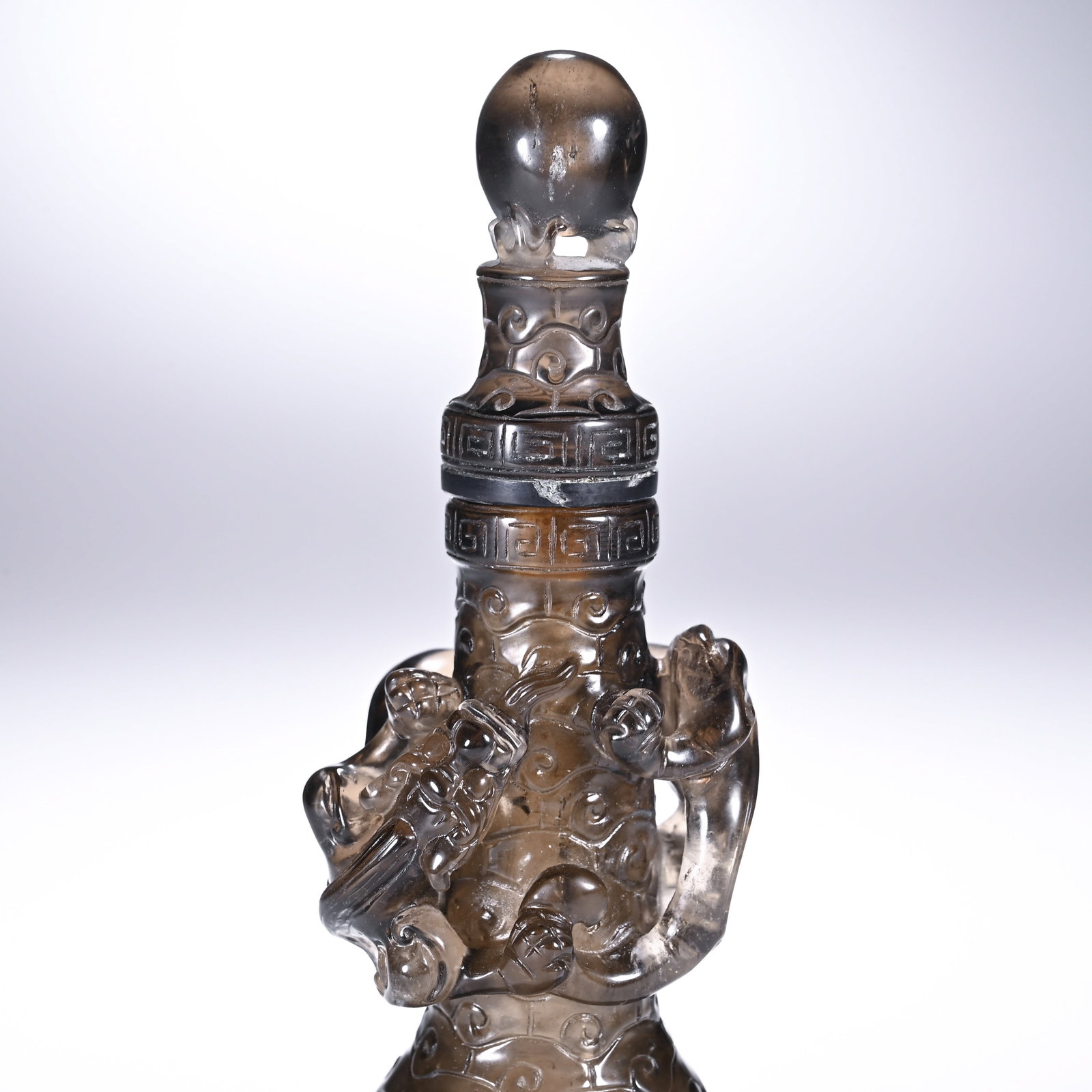 Black Crystal Carved Chi Dragon Pattern Vase - 2