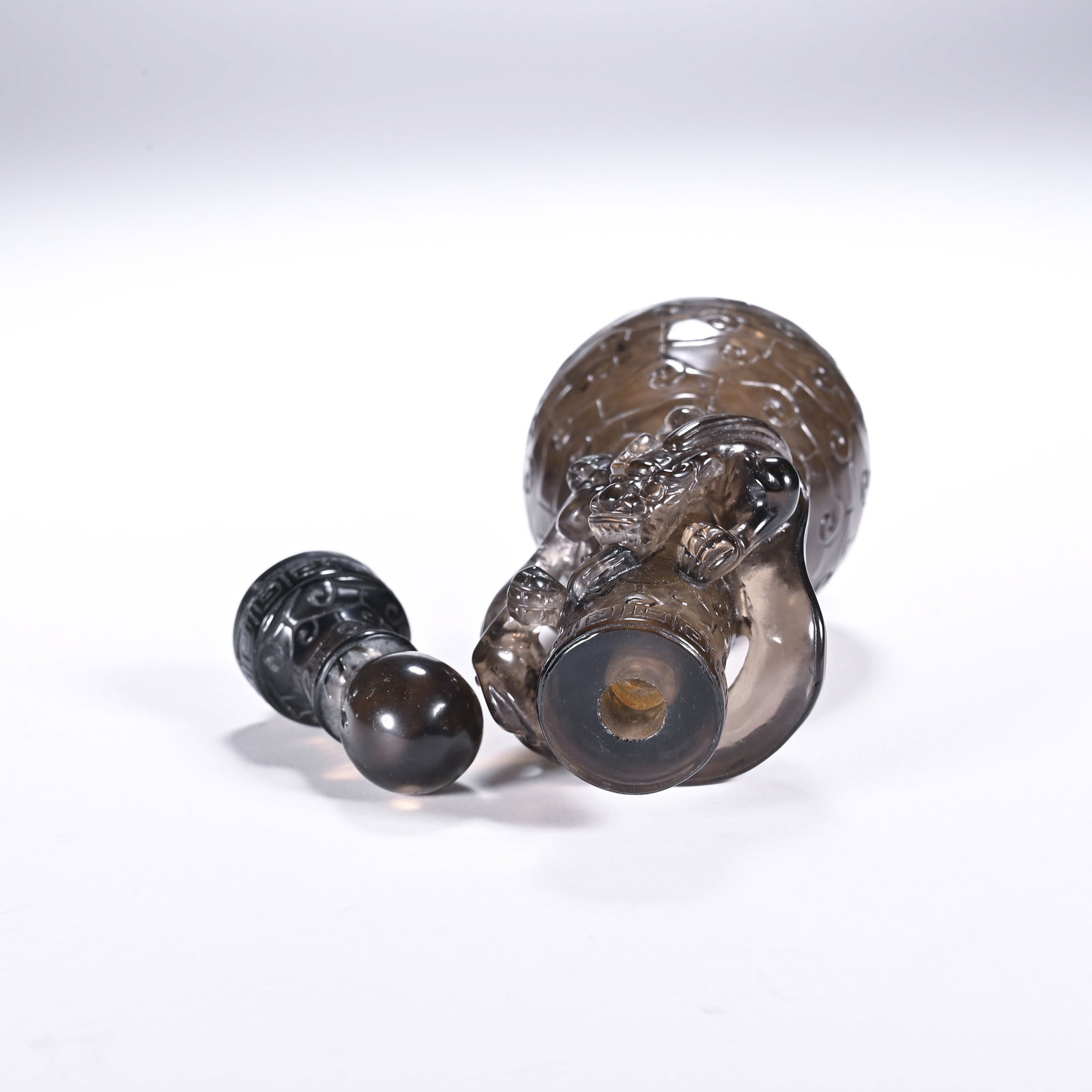 Black Crystal Carved Chi Dragon Pattern Vase - 5