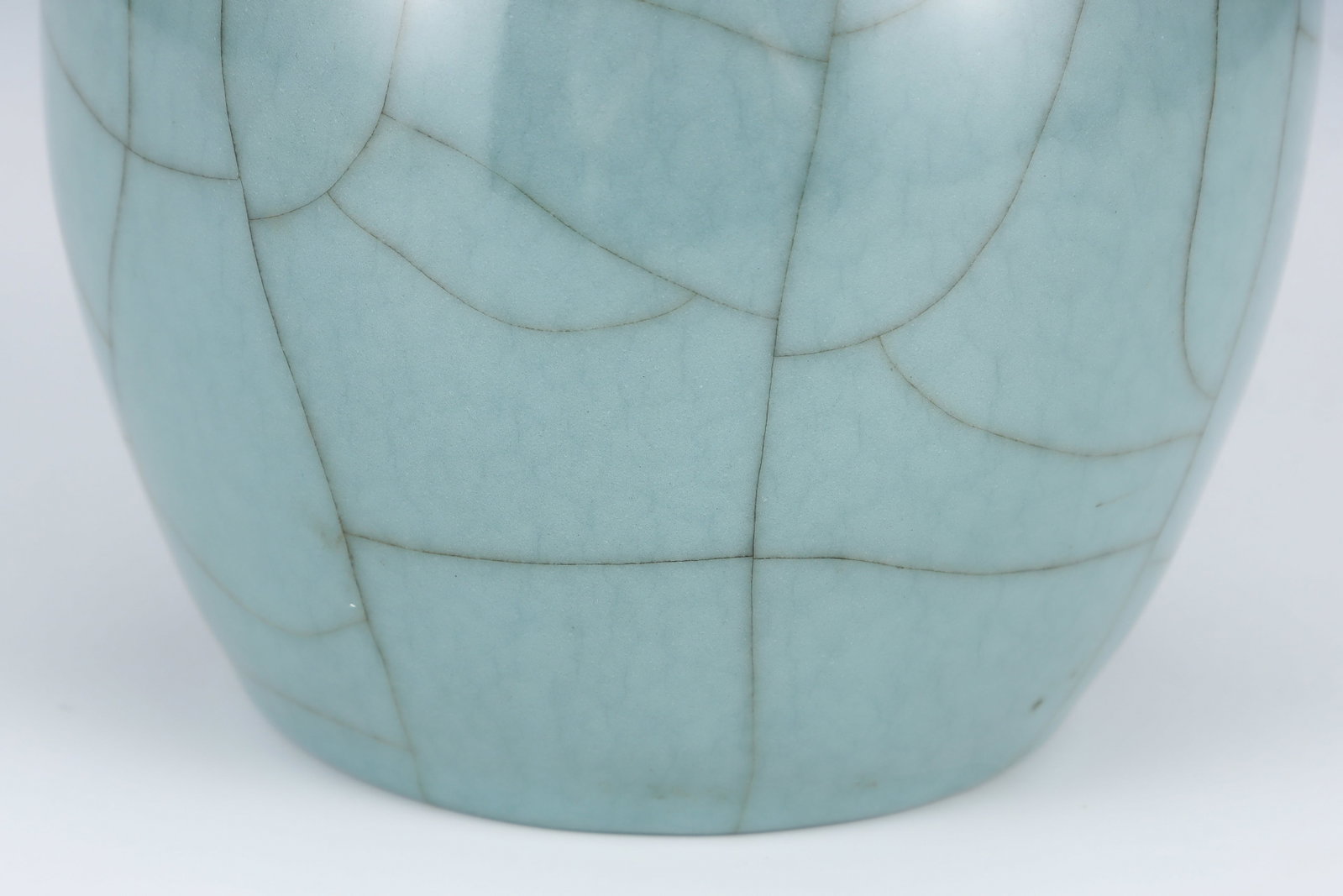 Guan Ware Porcelain Vase - 7