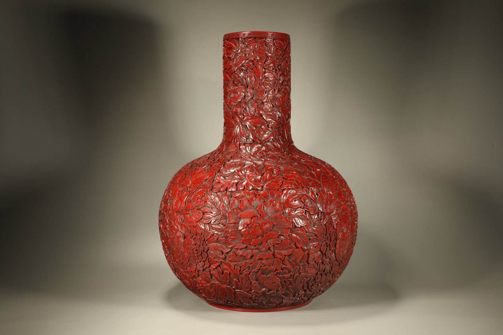 Lacquerware Red Carved Flower Pattern Tianqiu Vase - 4