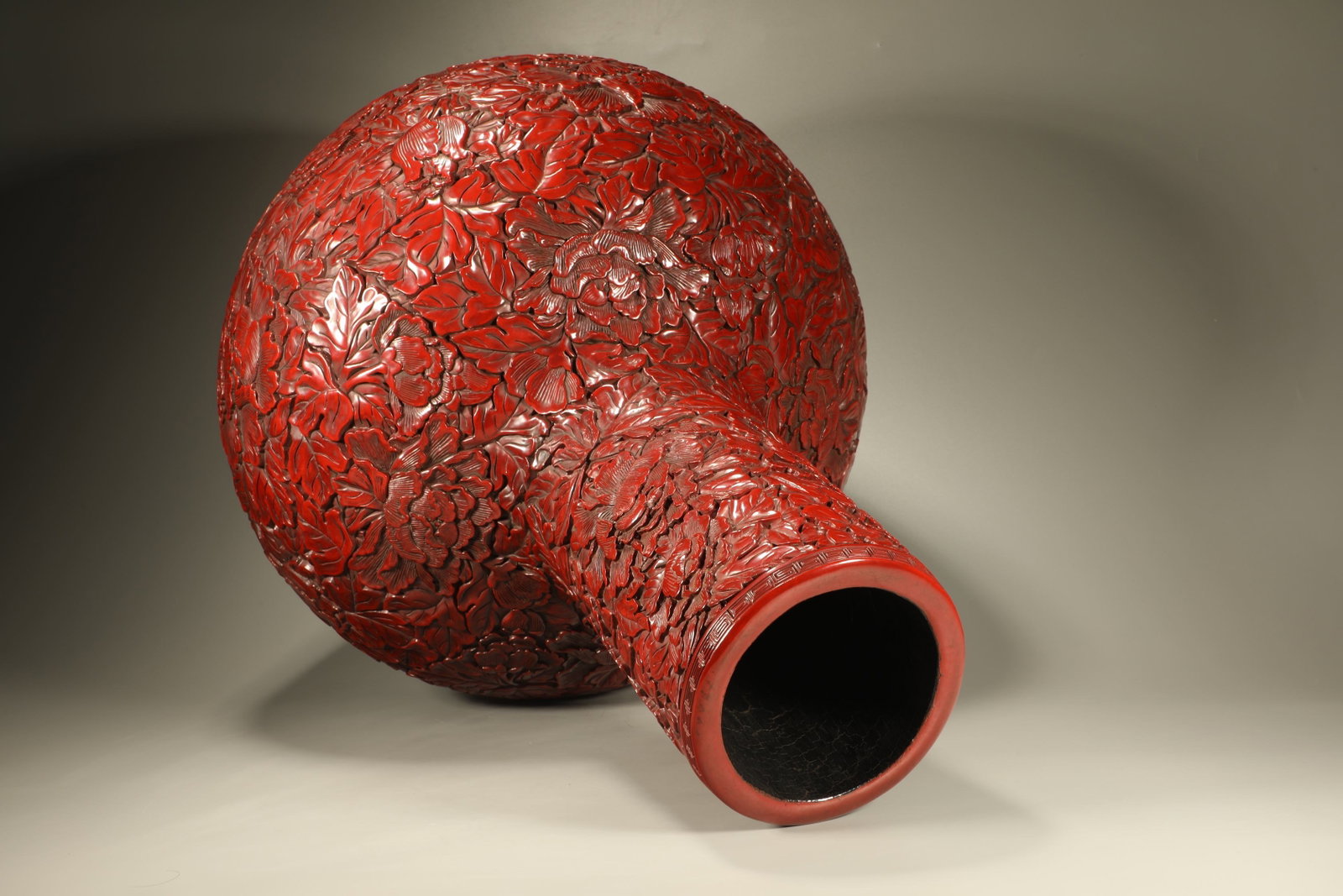 Lacquerware Red Carved Flower Pattern Tianqiu Vase - 5