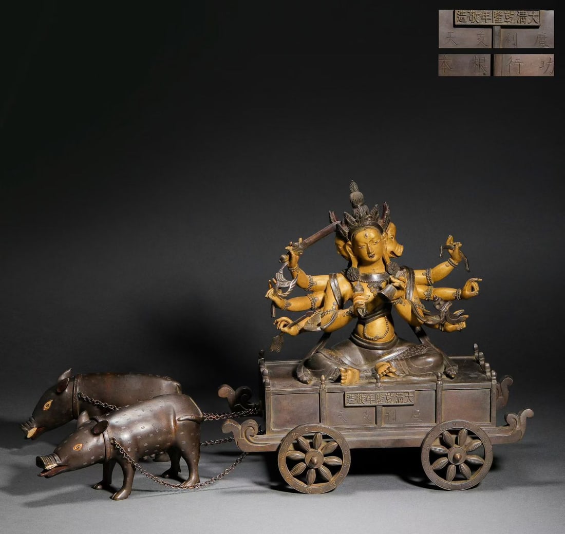 Gilt Bronze GuanYin Figure: Gilt Bronze GuanYin Figure (31 x 54cm,9.8kg)
