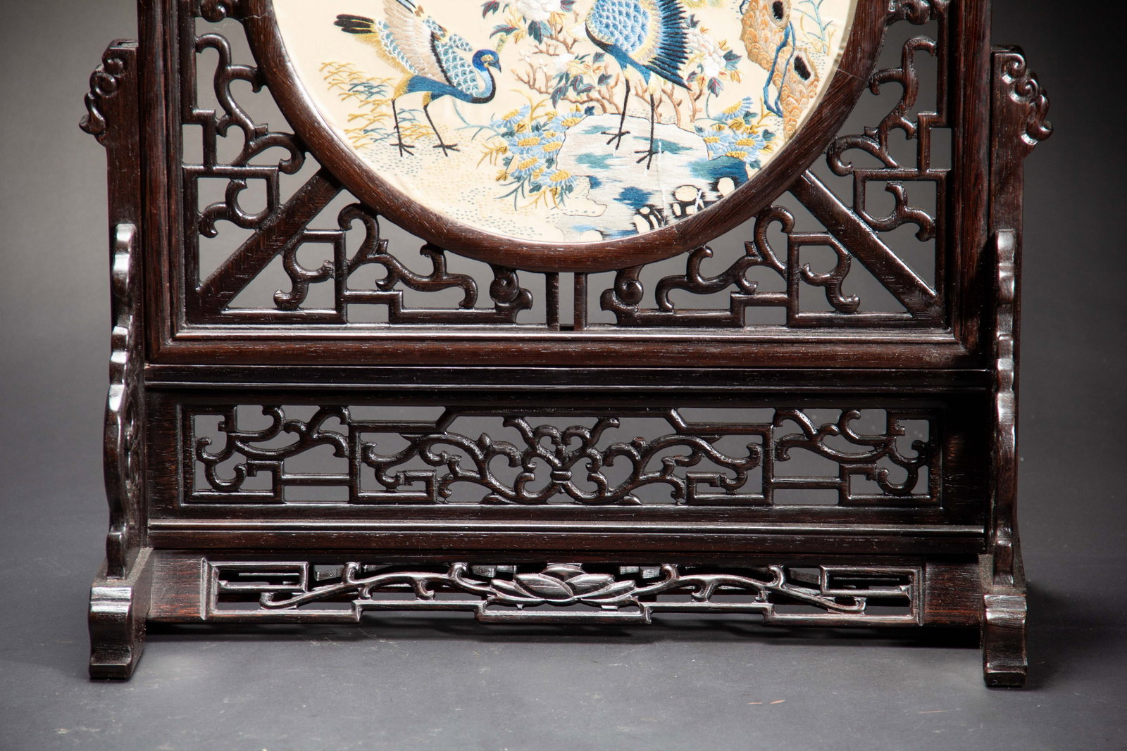 A Chinese Cantonese Embroidery Table Screen - 4