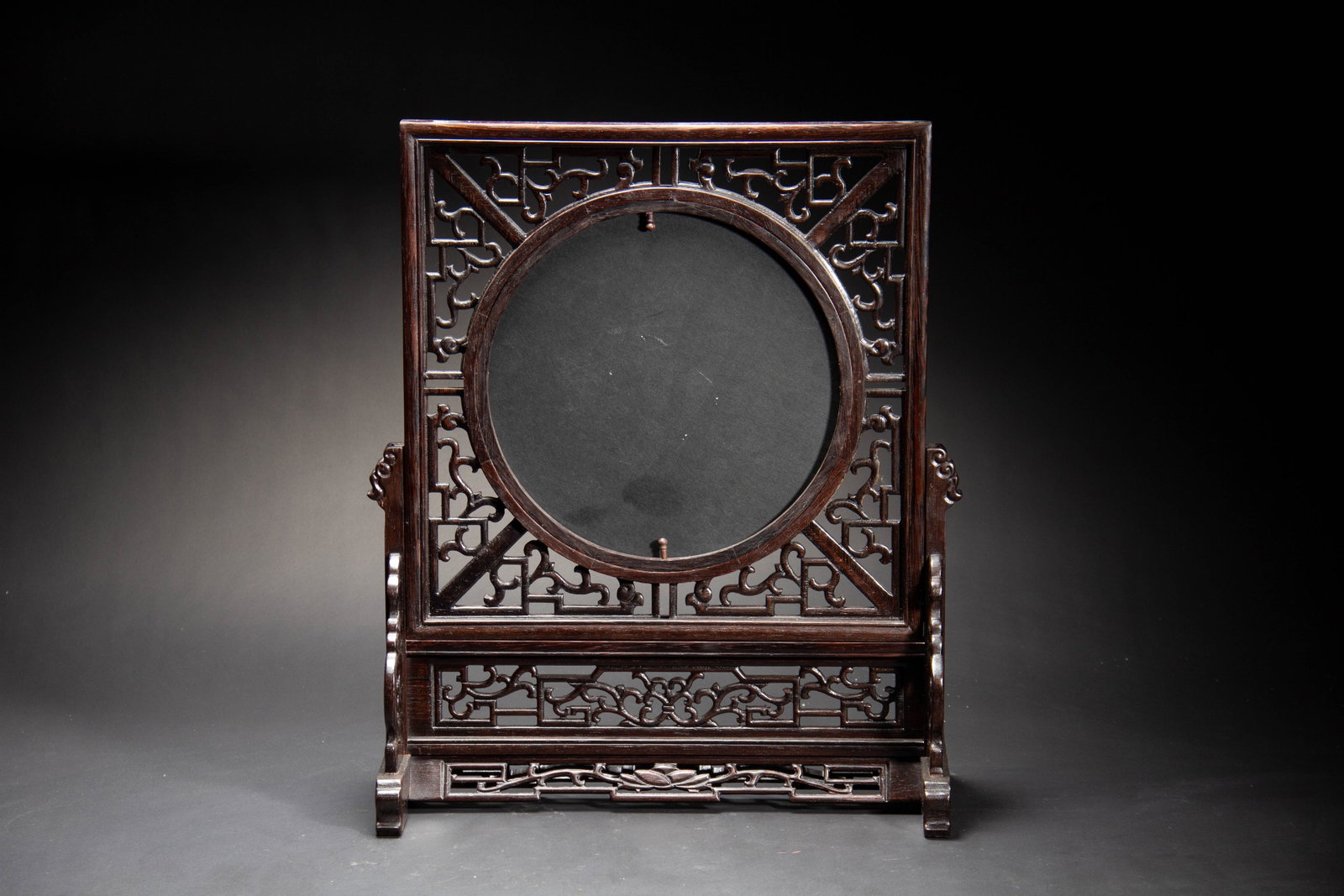 A Chinese Cantonese Embroidery Table Screen - 7