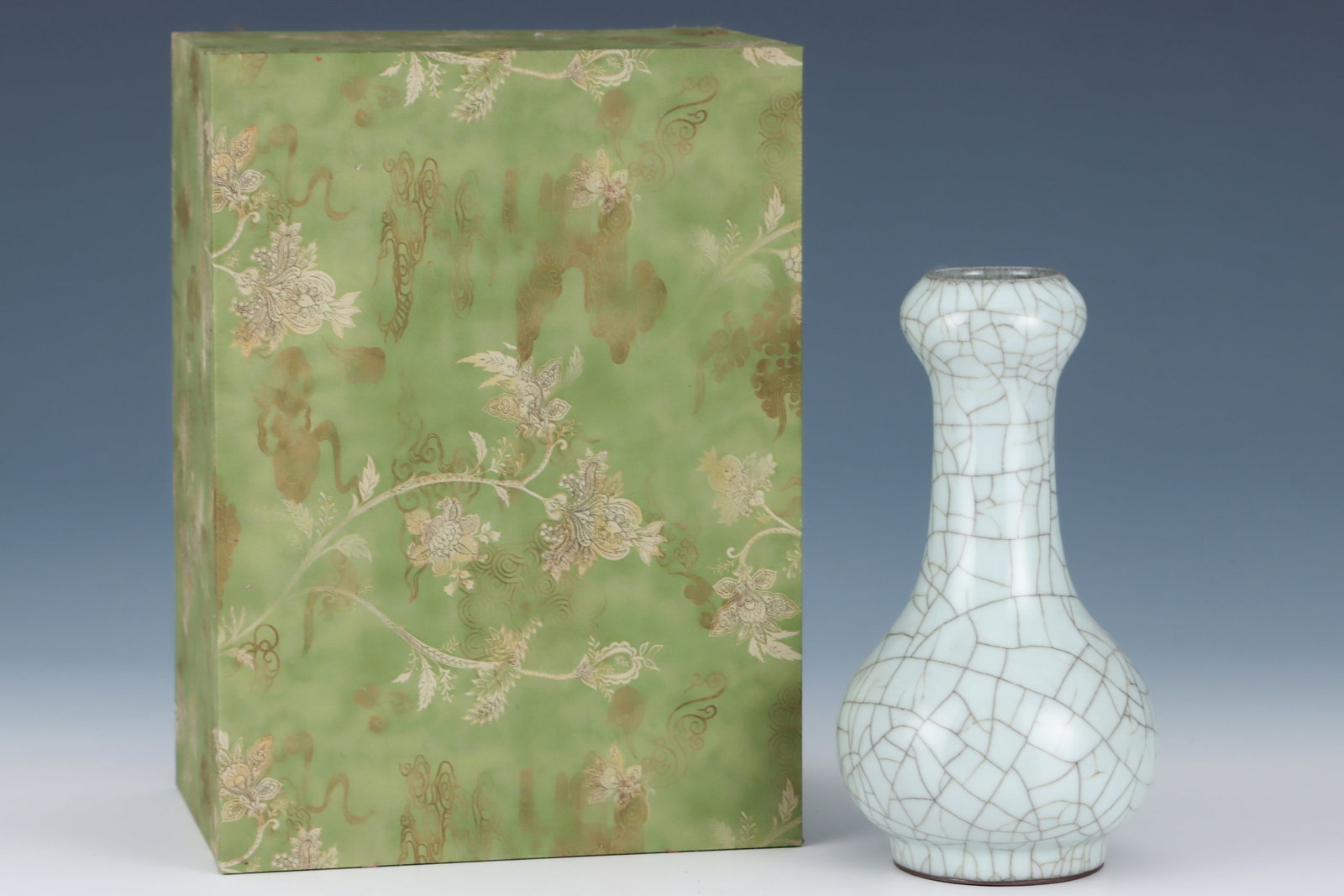Guan Ware Porcelain Vase - 7