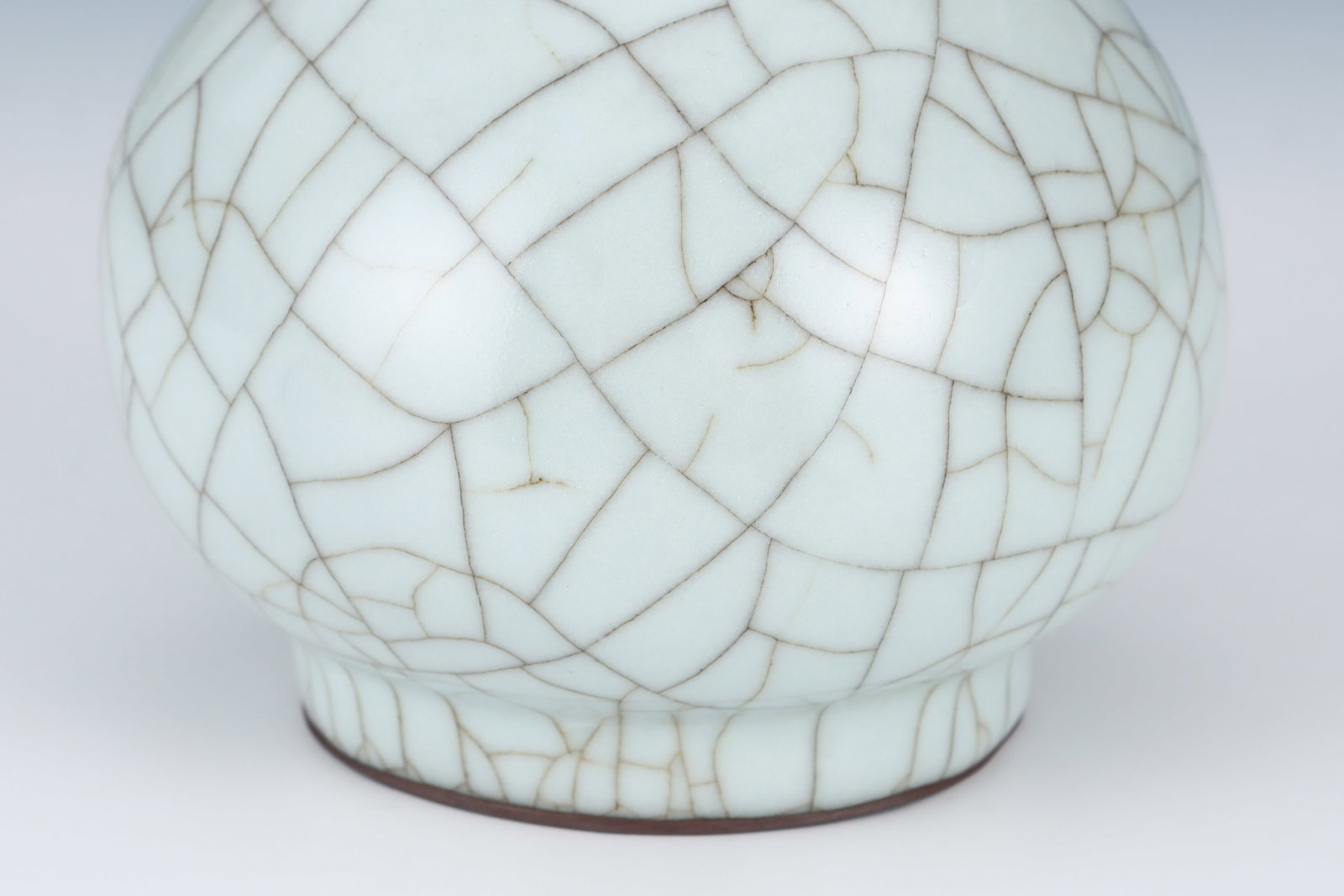 Guan Ware Porcelain Vase - 8