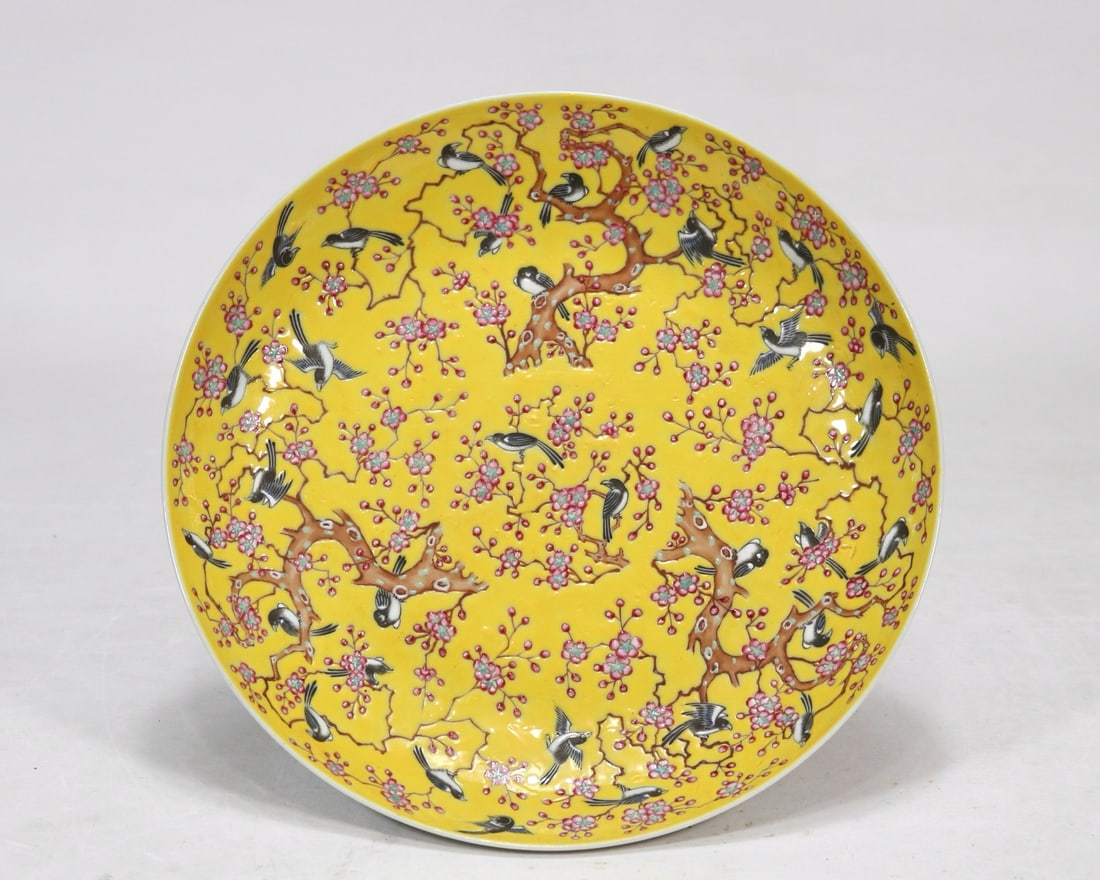 Famille Rose Magpie with Plum Flower Pattern Porcelain Plate: Famille Rose Magpie with Plum Flower Pattern Porcelain Plate (22.5cm)