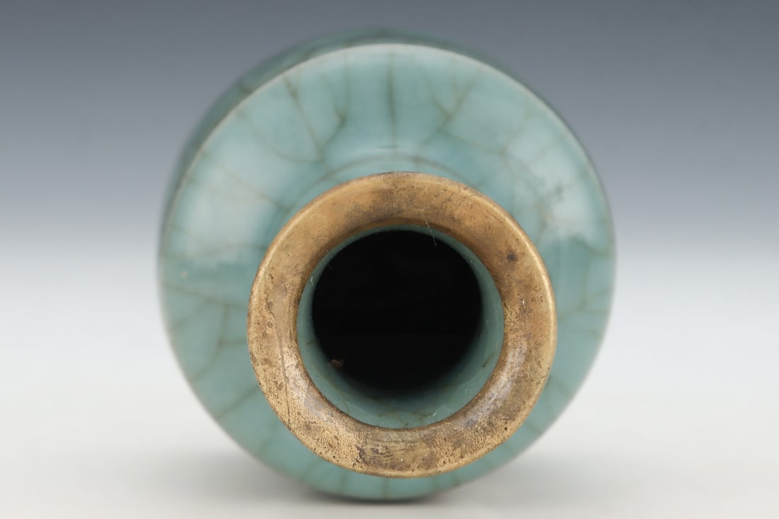 Guan Ware Porcelain Vase - 7