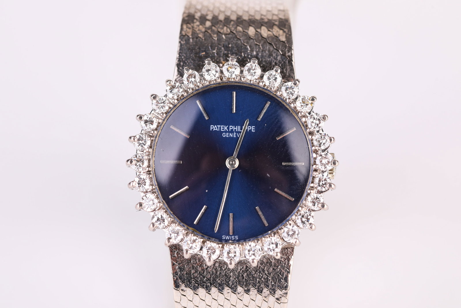 A PATEK PHILIPPE GOLD WRISTWATCH - 2