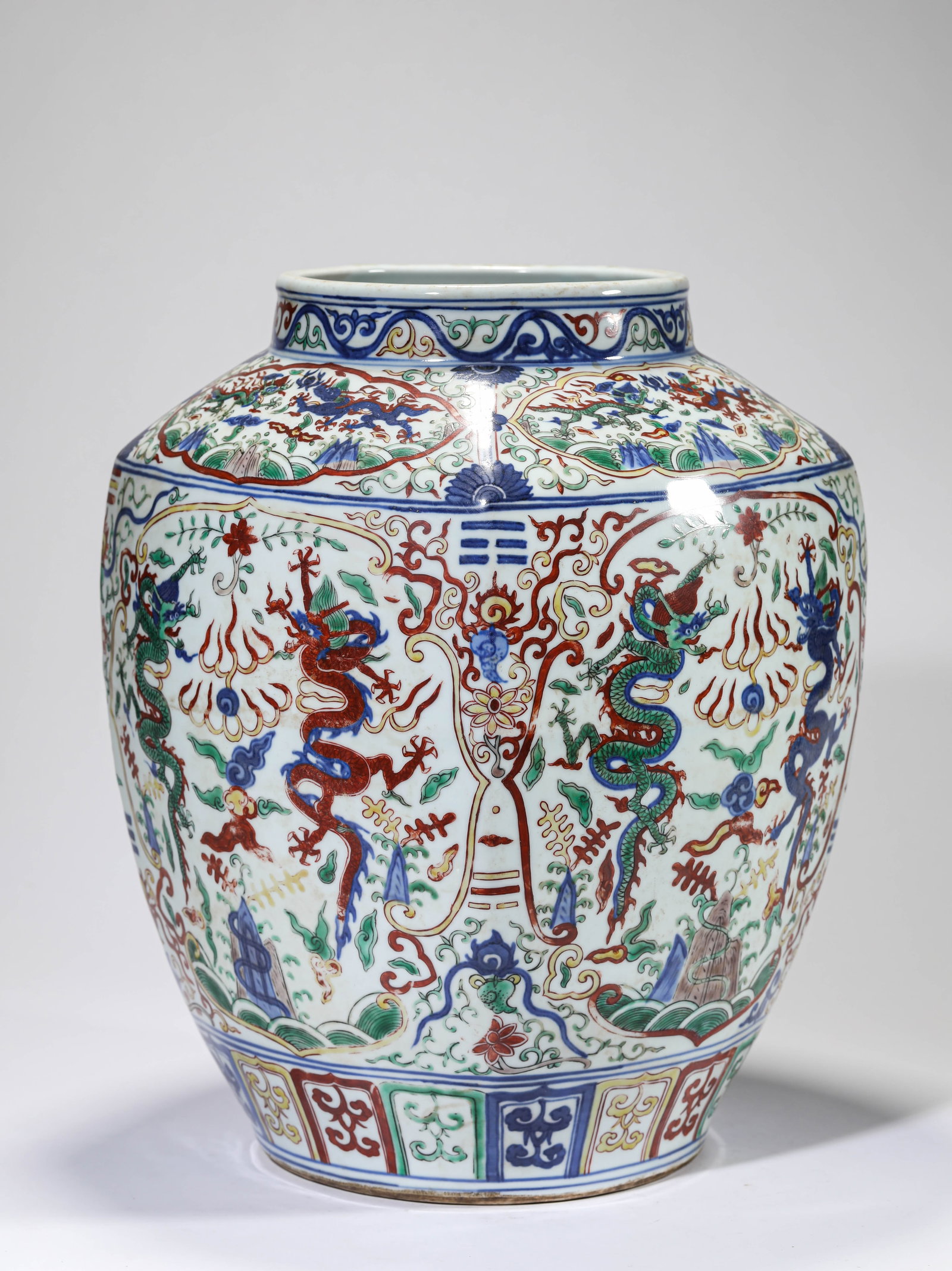 A WUCAI 'DRAGON' JAR - 6