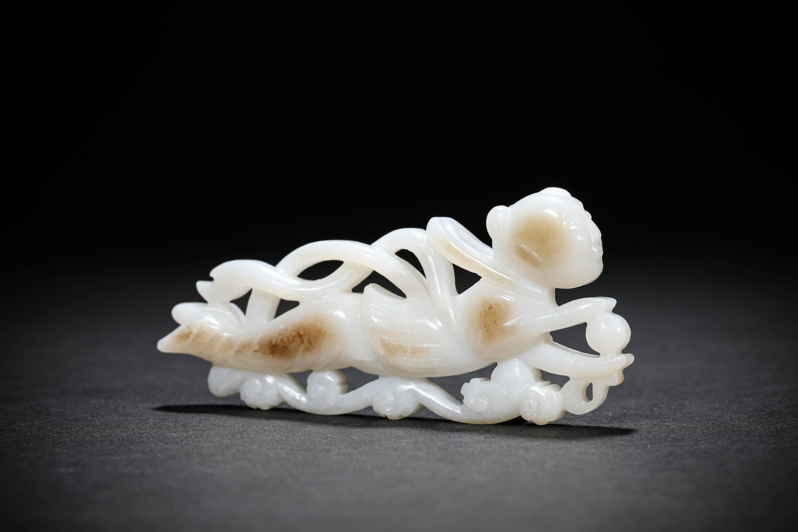 A JADE 'FLYING APSARA' - 2