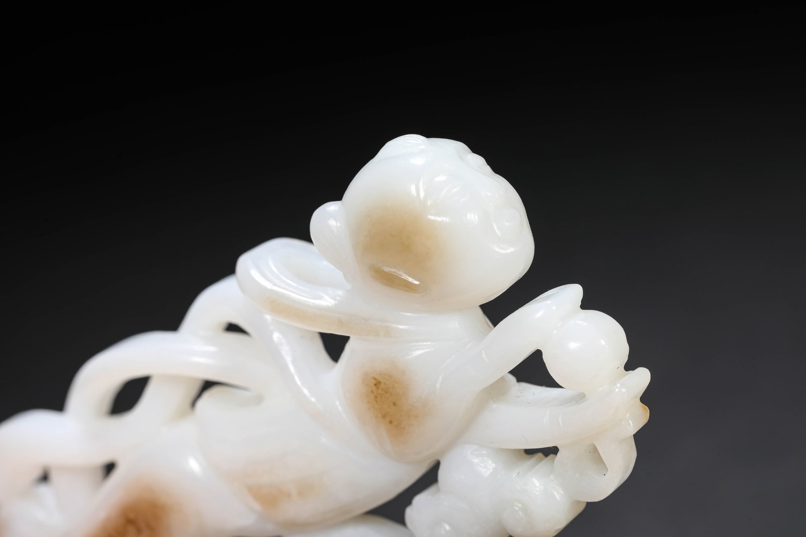 A JADE 'FLYING APSARA' - 4