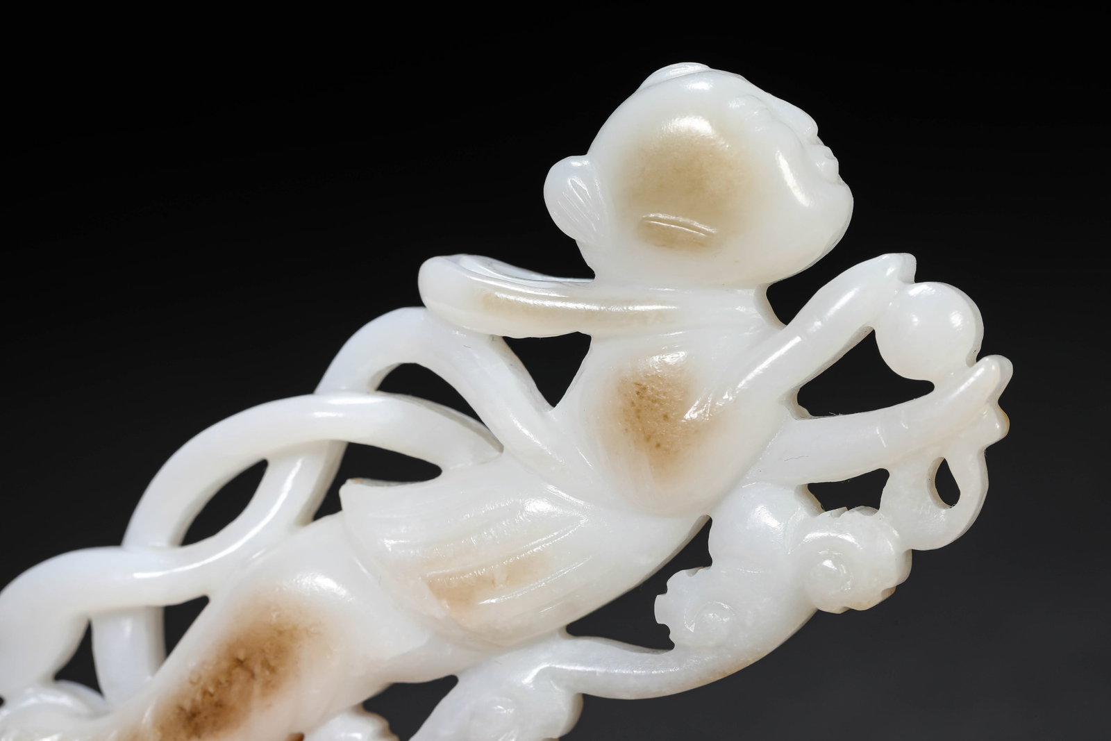 A JADE 'FLYING APSARA' - 5