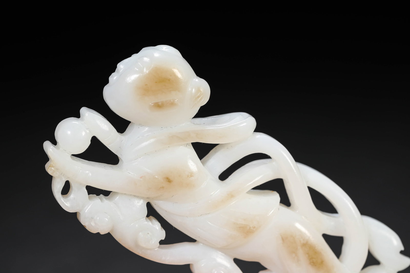 A JADE 'FLYING APSARA' - 6