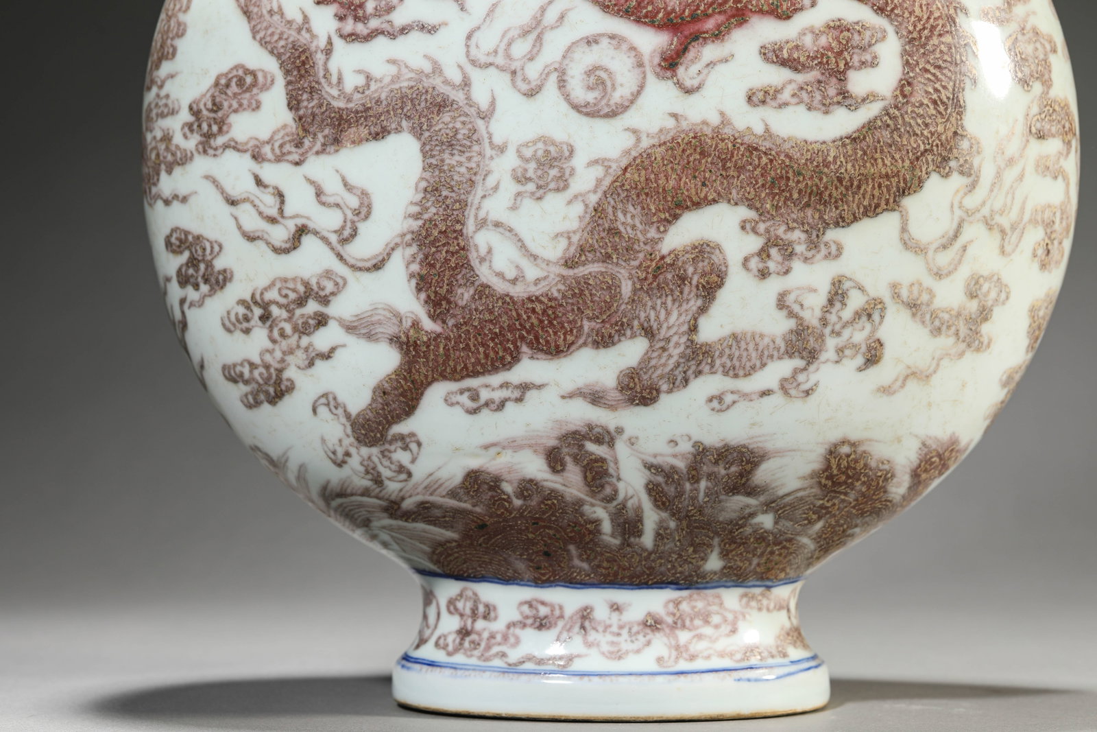 AN UNDERGLAZE-RED 'DRAGON AND CLOUDS' MOONFLASK - 5