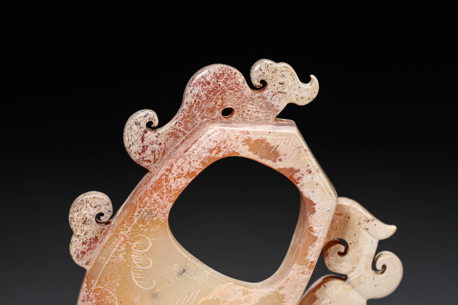 A JADE 'HEART-SHAPED' PENDANT - 3