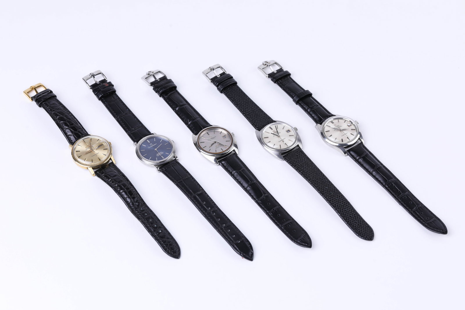 A GROUP OF 1960S OMEGA CONSTELLATION SERIES WRISTWATCHES: A GROUP OF 1960S OMEGA CONSTELLATION SERIES WRISTWATCHES Description: Dimensions: Width: 34.5 mm x Width: 37 mm. All measurements are approximate.