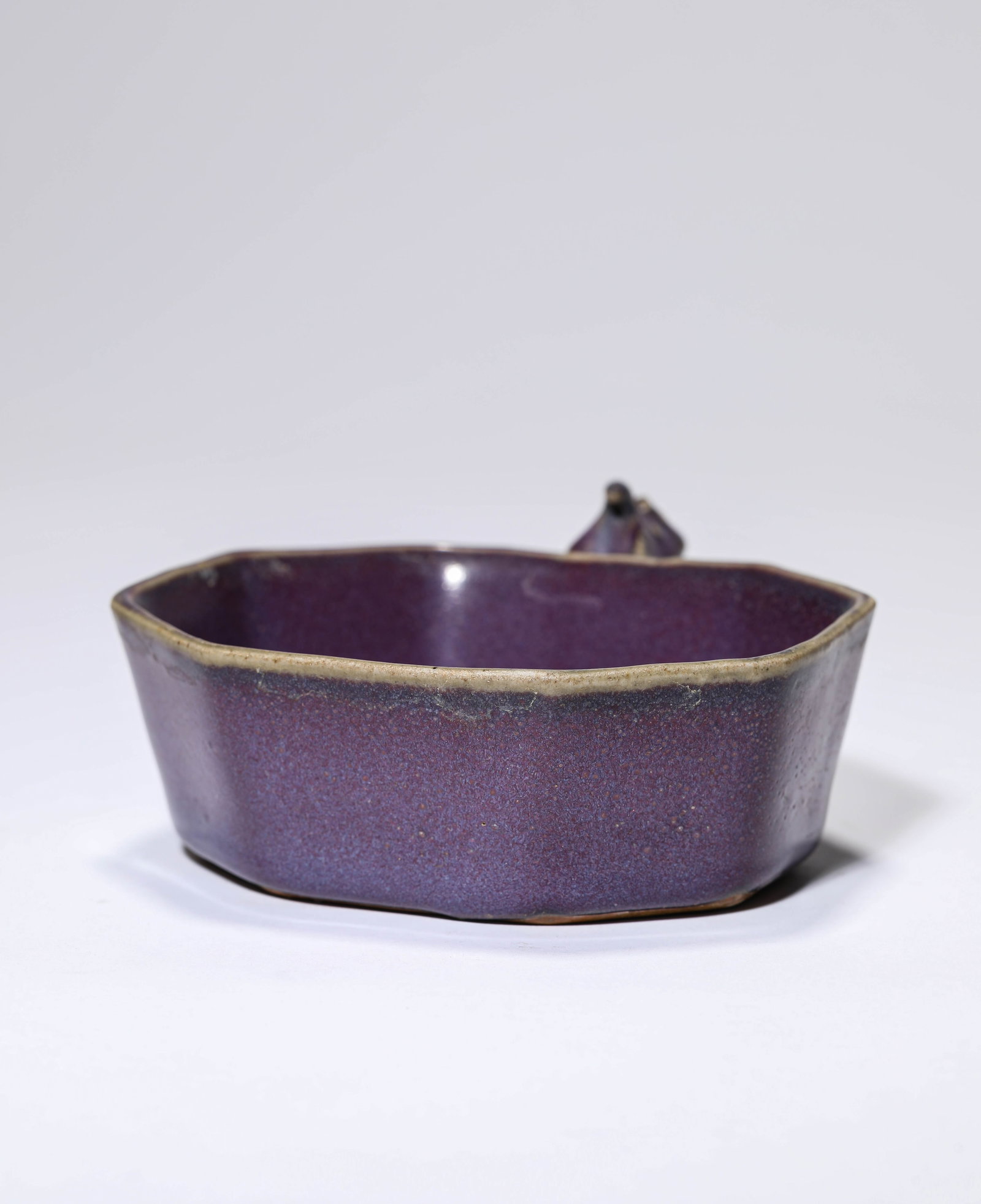 A JUN-TYPE 'DRAGON-HEAD HANDLE' CUP - 3