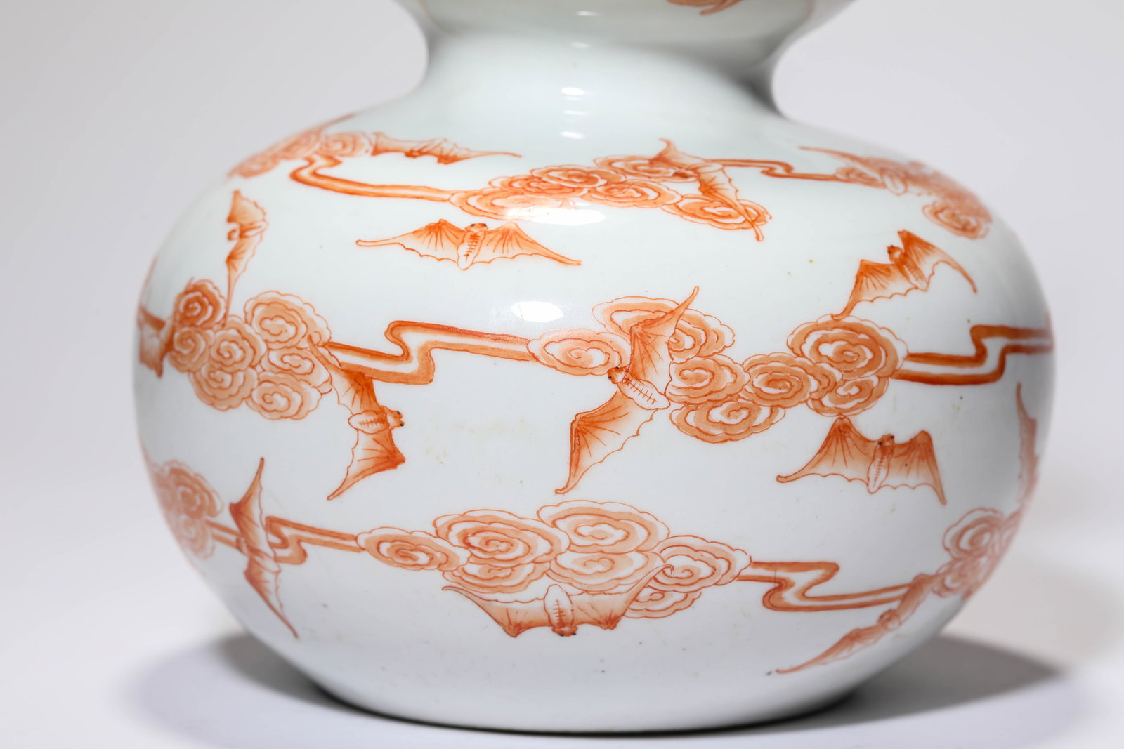AN IRON-RED 'FLOATING CLOUDS' DOUBLE-GOURD VASE - 4