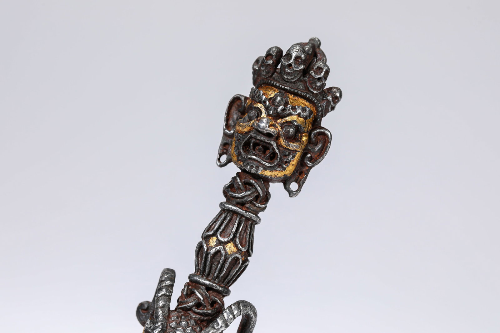 AN IRON AND GOLD CHAMPLEVe PHURBA - 3