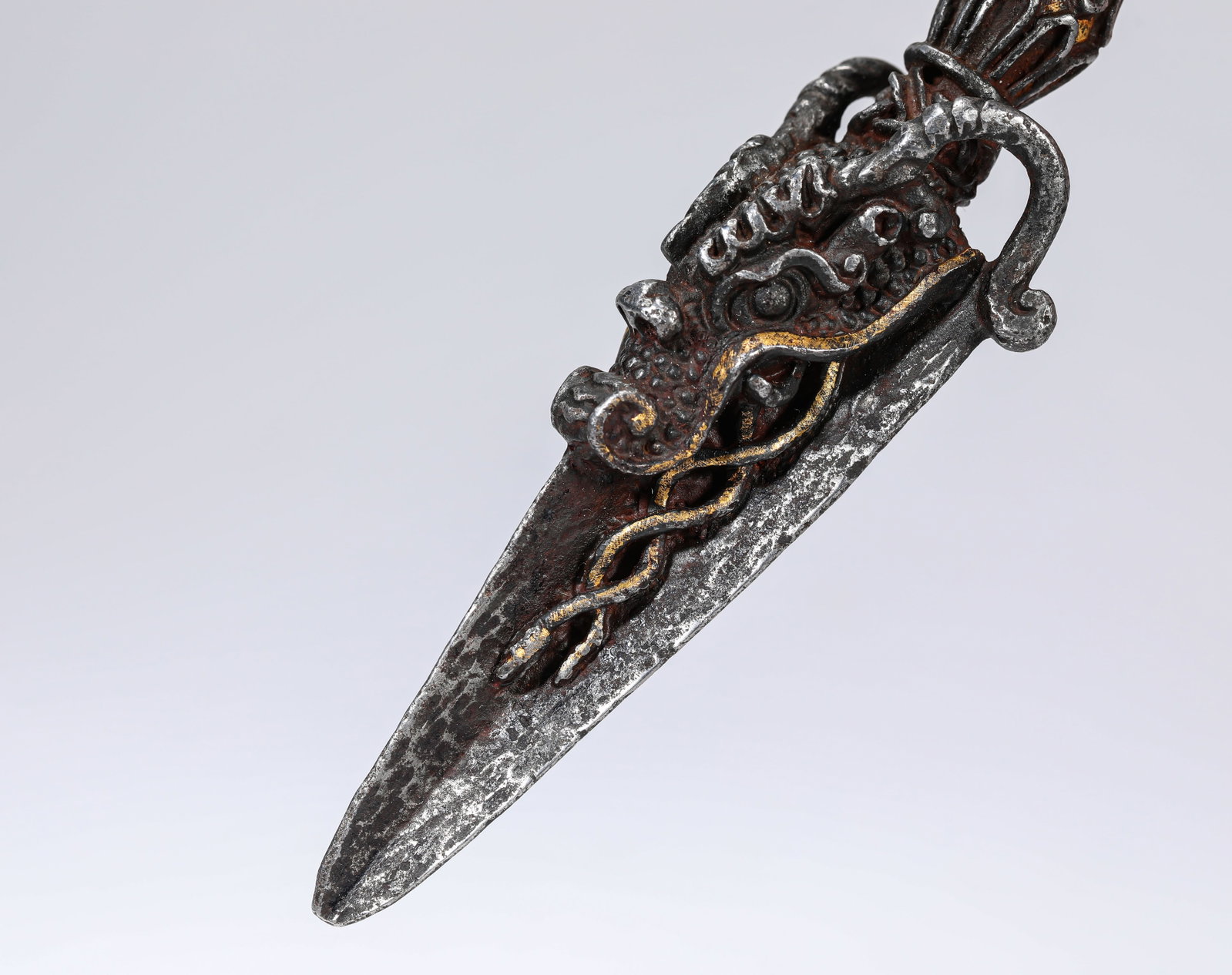 AN IRON AND GOLD CHAMPLEVe PHURBA - 5