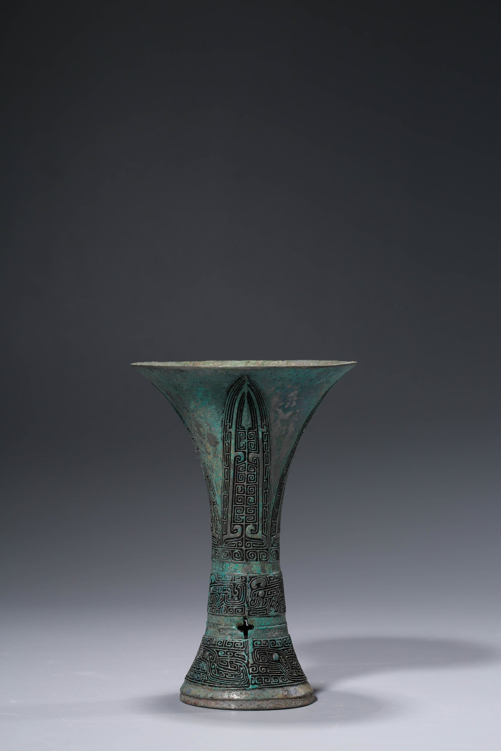 A BRONZE 'GU' BEAKER (1 of 6)