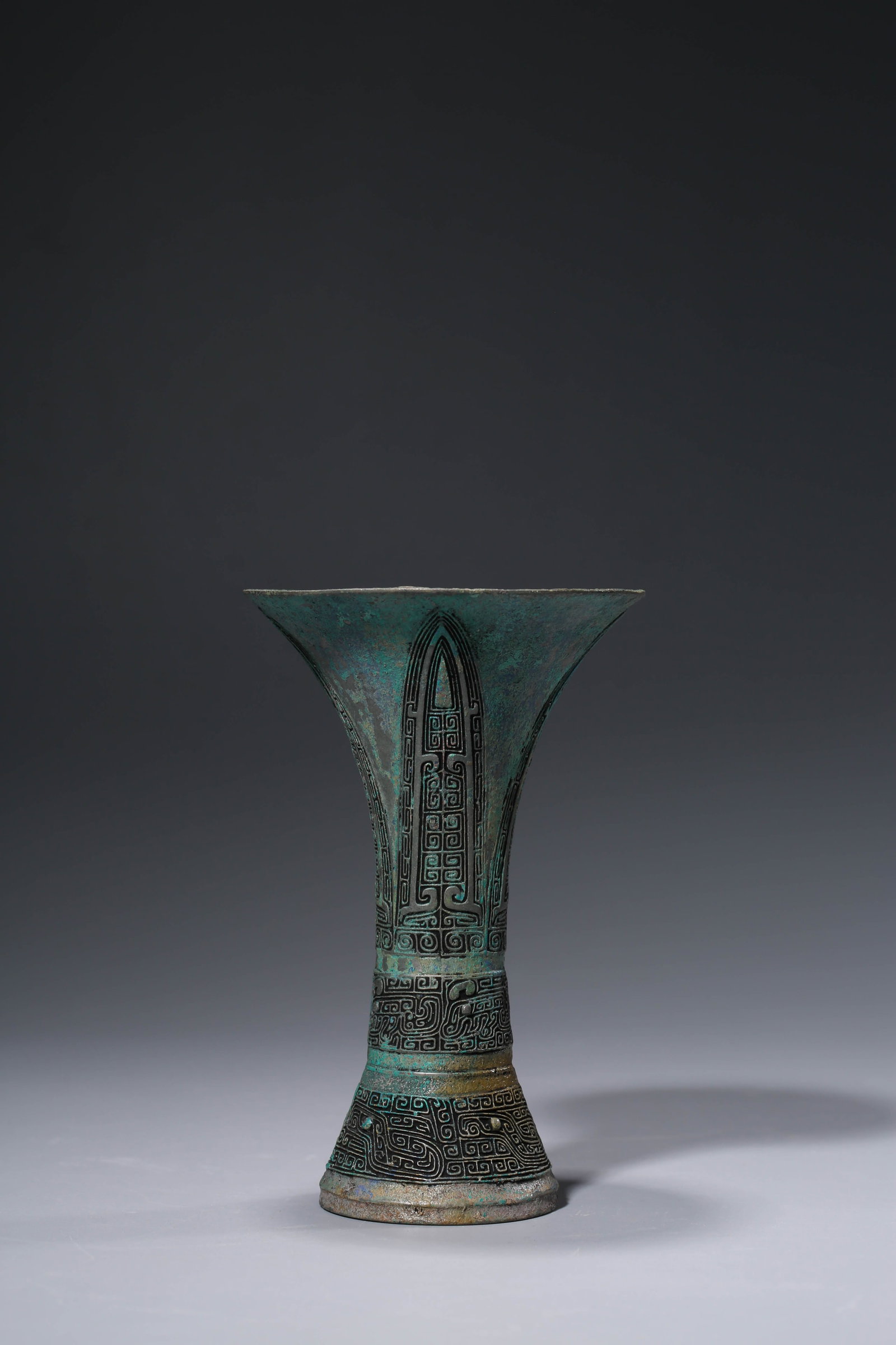 A BRONZE 'GU' BEAKER - 2