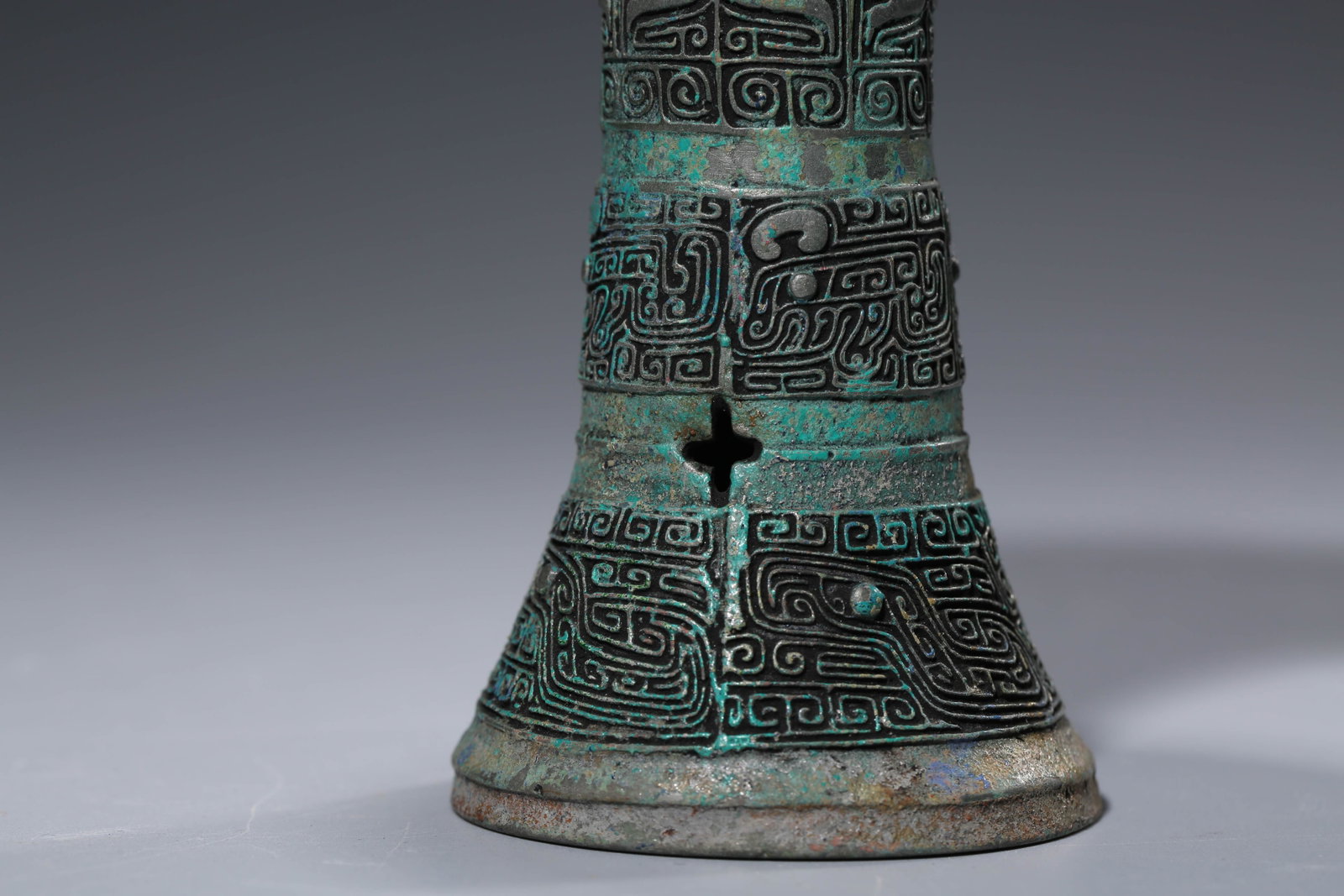 A BRONZE 'GU' BEAKER - 4