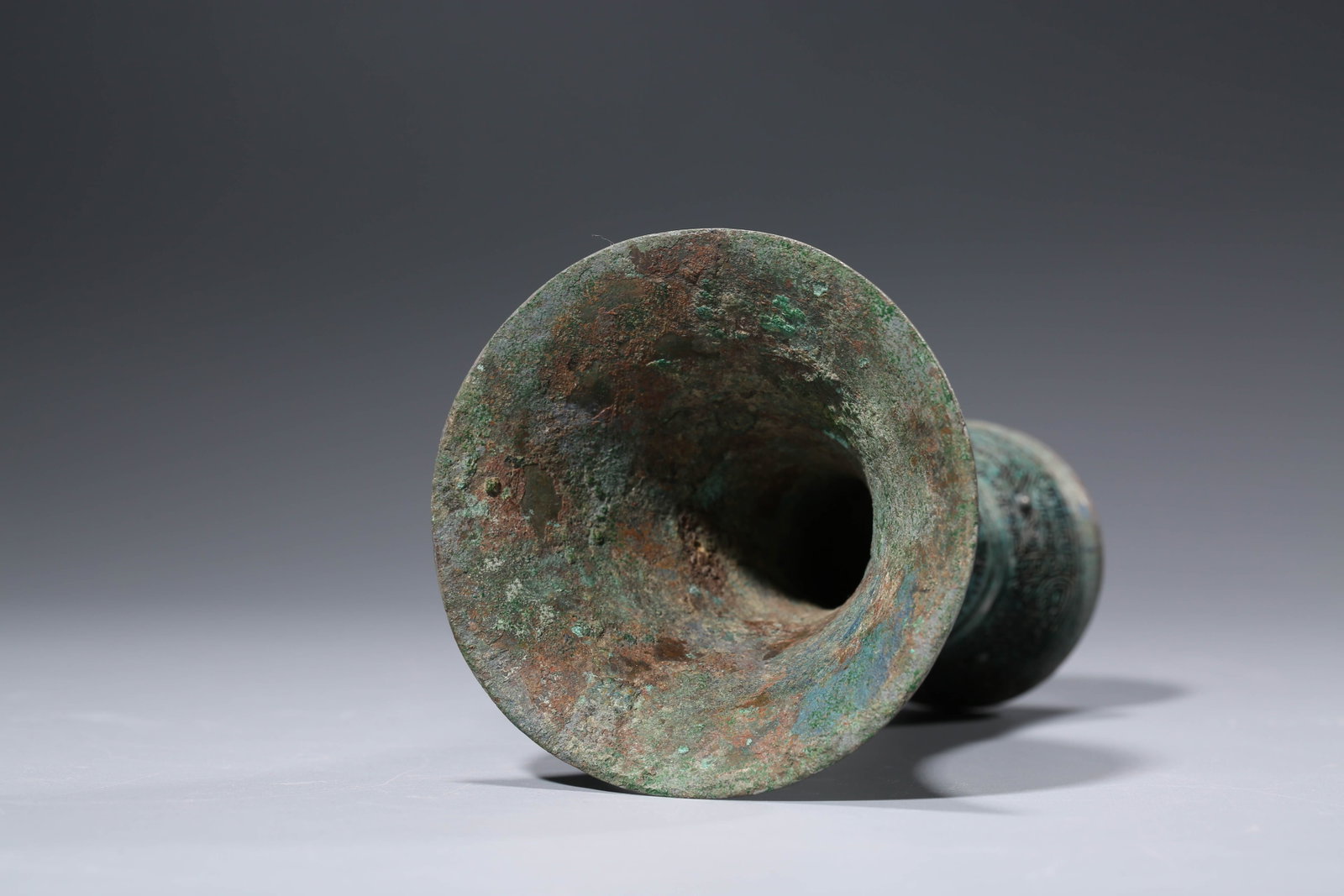A BRONZE 'GU' BEAKER - 5