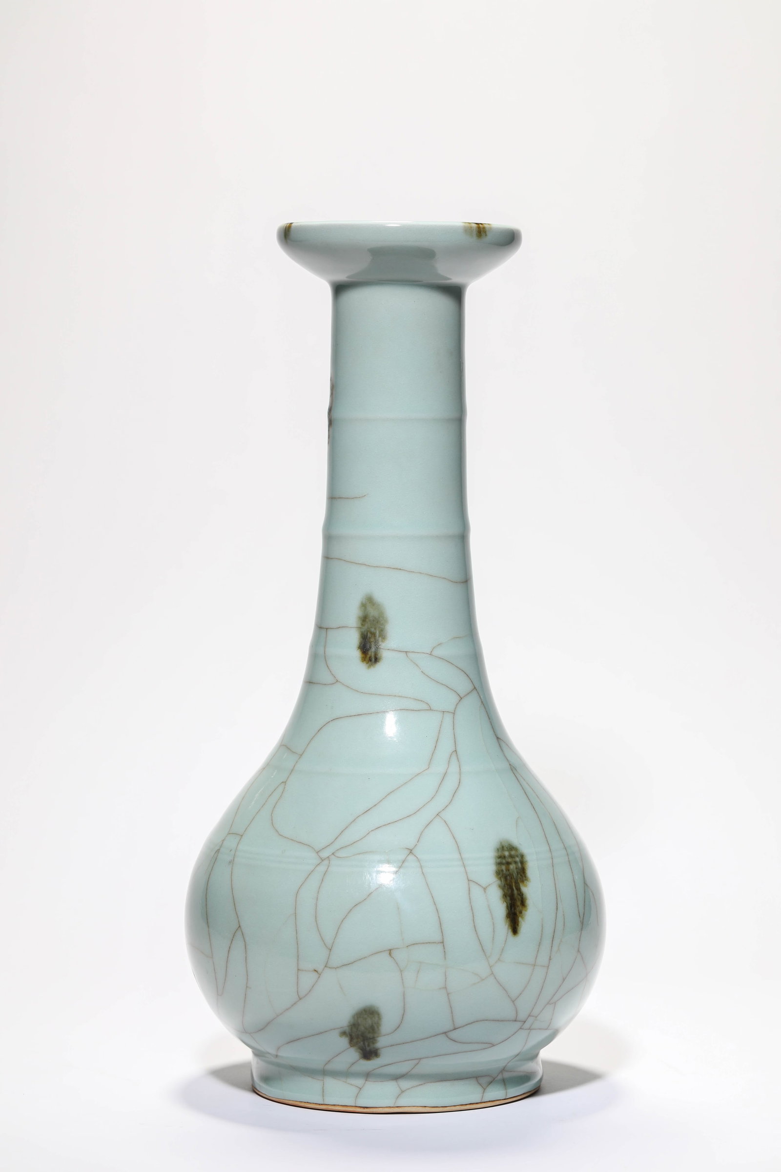 A GUAN-TYPE 'LONG-NECK' VASE (1 of 4)