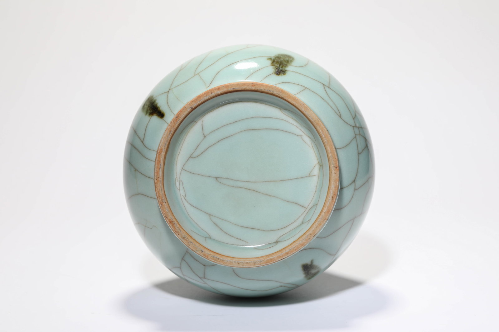 A GUAN-TYPE 'LONG-NECK' VASE - 4