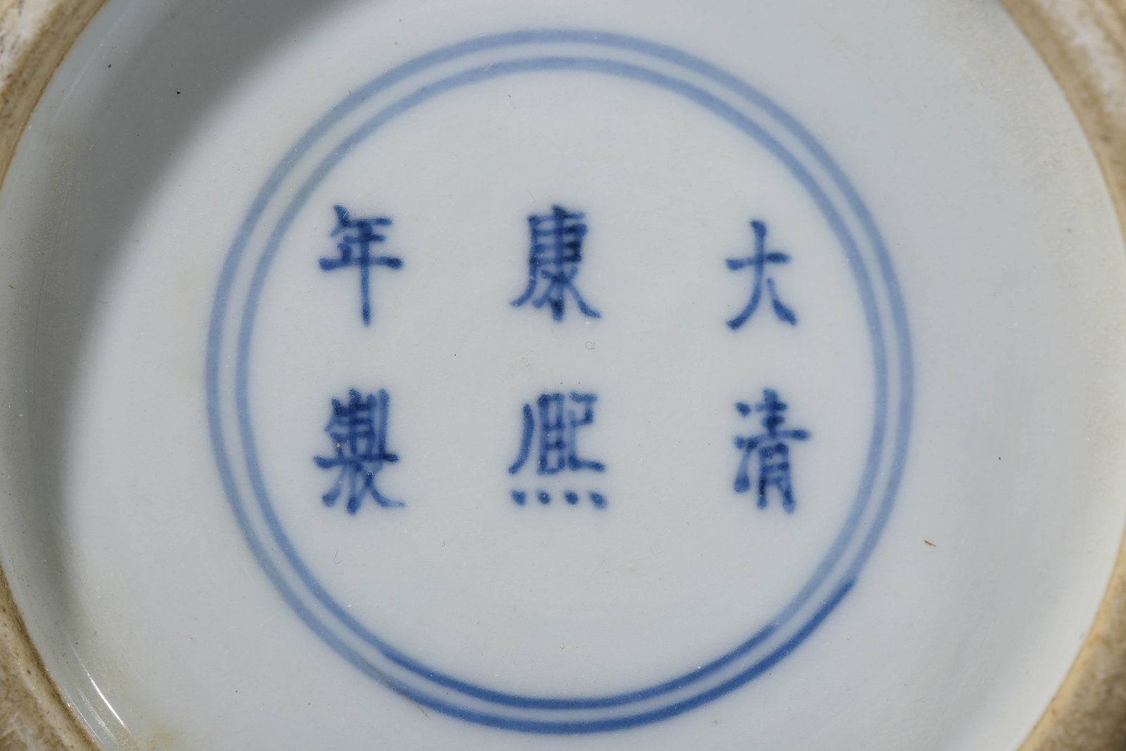 A WUCAI VASE - 10