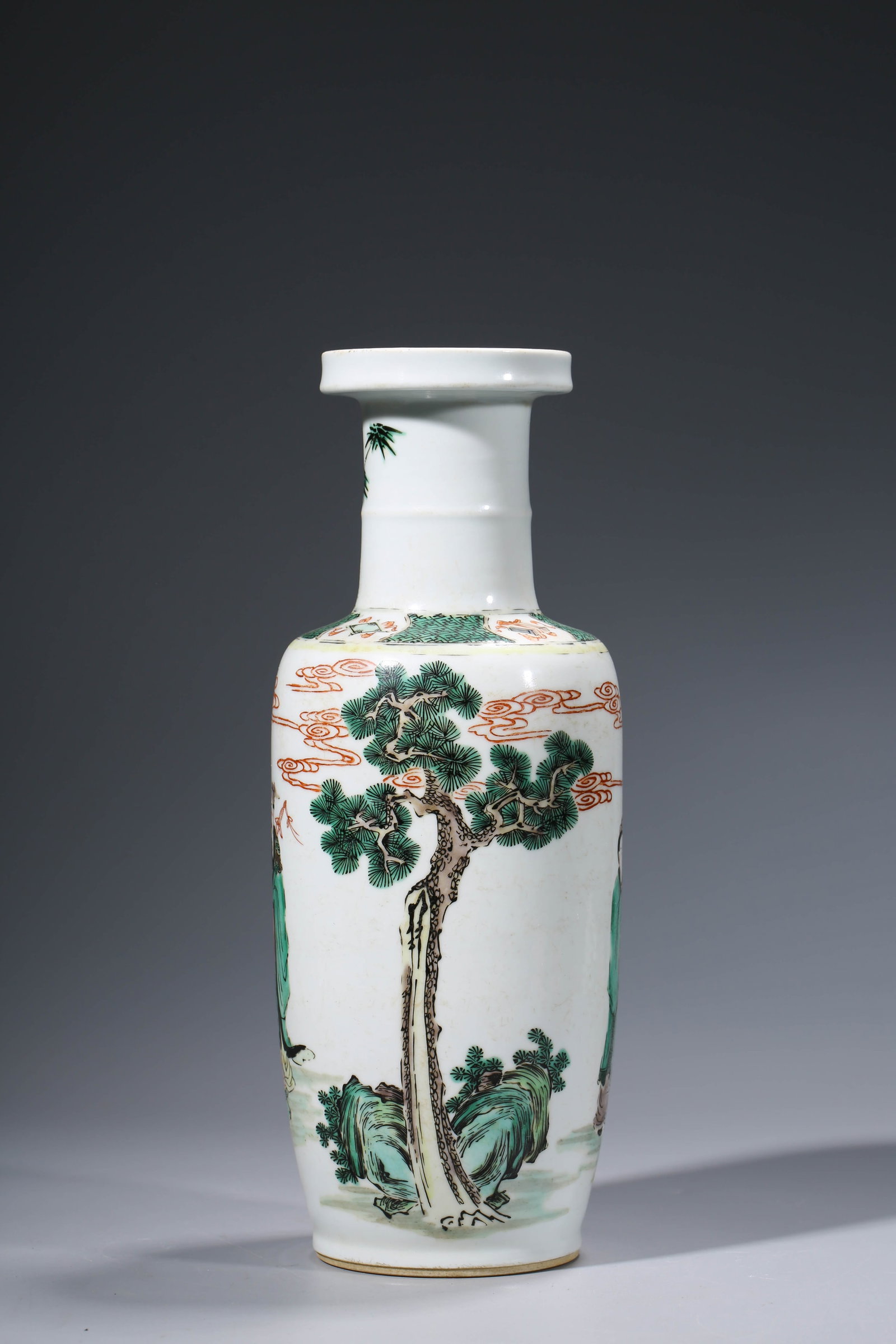A WUCAI VASE - 2