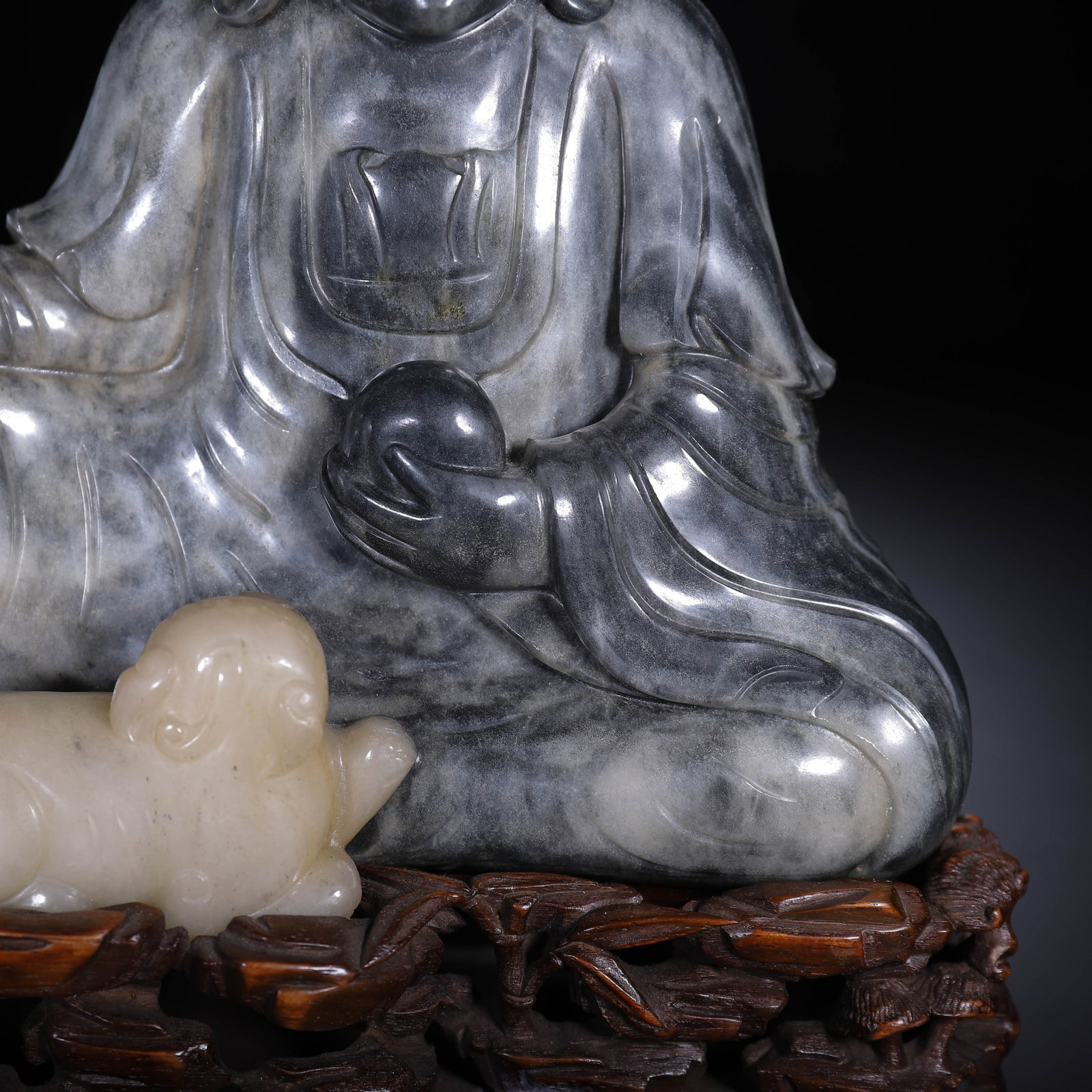 A CARVED JADE SEATED LUOHAN - 4