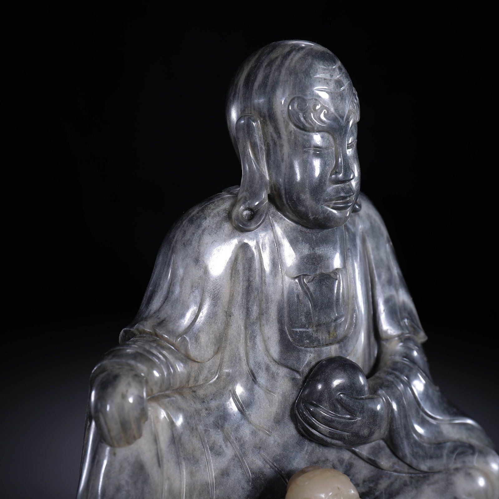 A CARVED JADE SEATED LUOHAN - 6