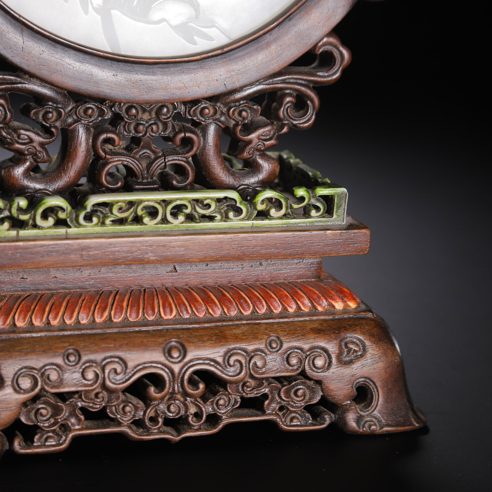 A CARVED WHITE JADE ORCHID TABLE SCREEN - 7