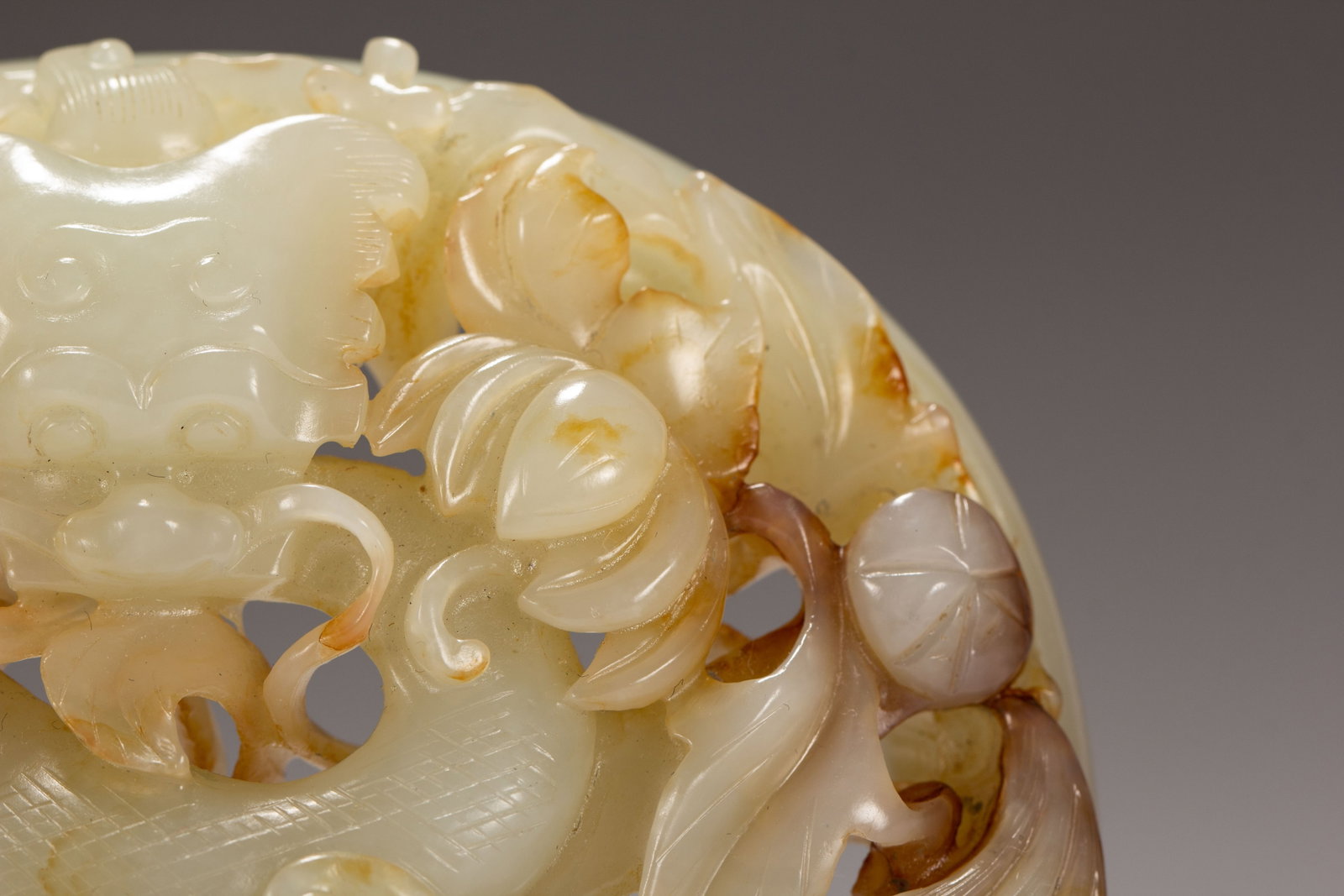 A Chinese Hetian Jade Openwork Dragon Plaque - 3