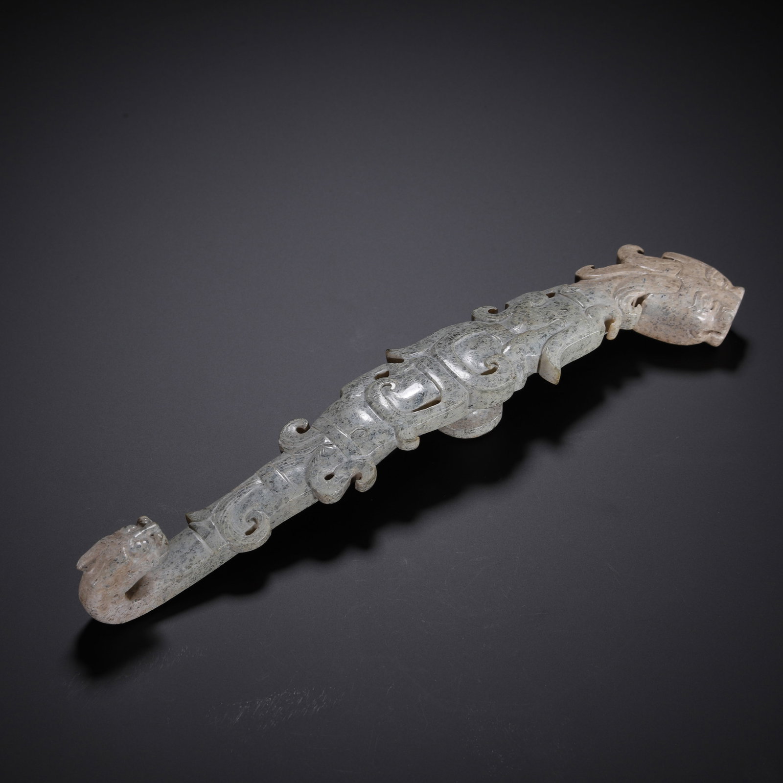 Chinese Archaic Jade Belt Hook: Chinese Archaic Jade Belt Hook (22 x 4cm,Weight 170 grams)